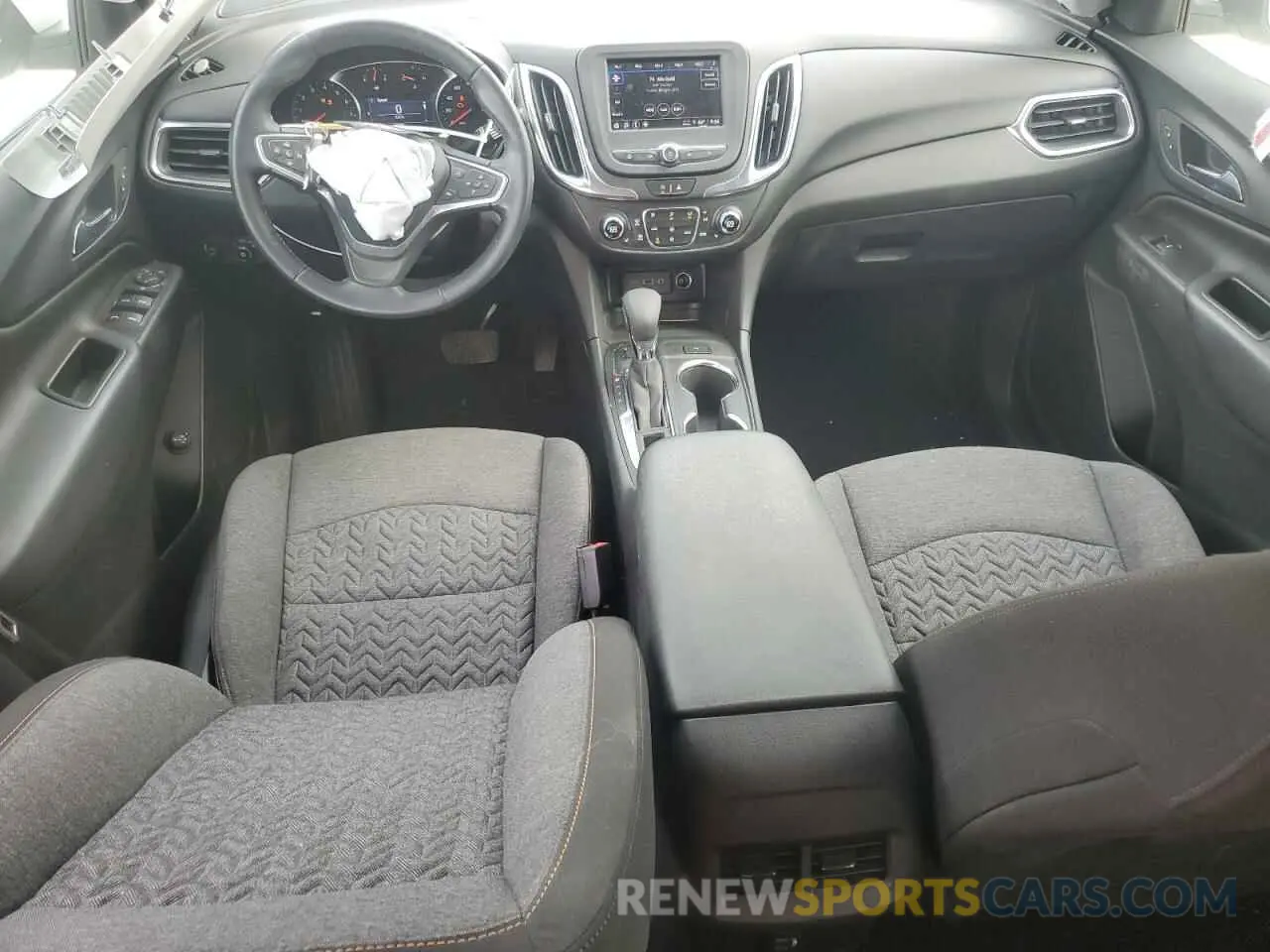 8 Photograph of a damaged car 3GNAXUEV0NL255261 CHEVROLET EQUINOX 2022