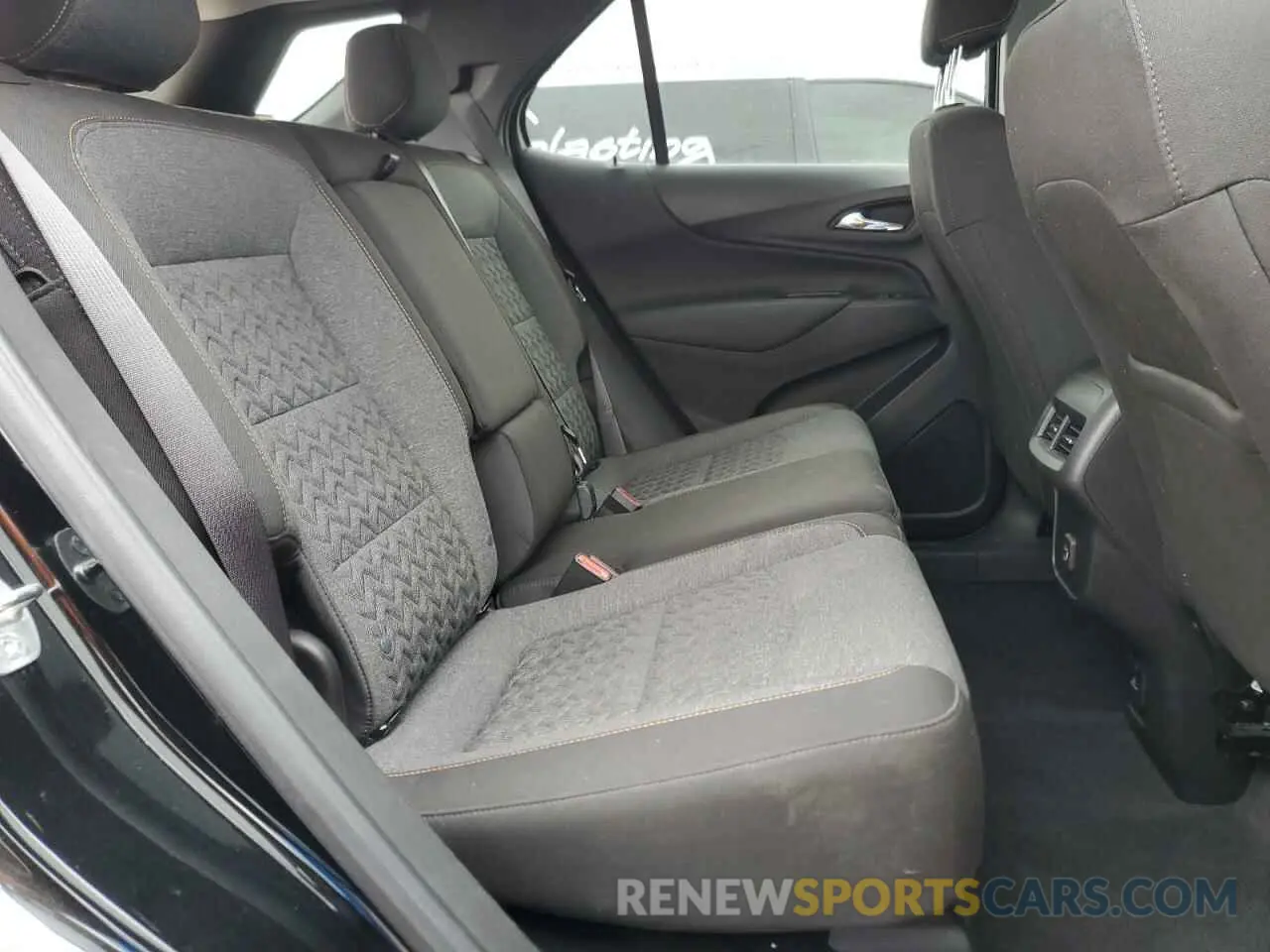 11 Photograph of a damaged car 3GNAXUEV0NL279298 CHEVROLET EQUINOX 2022