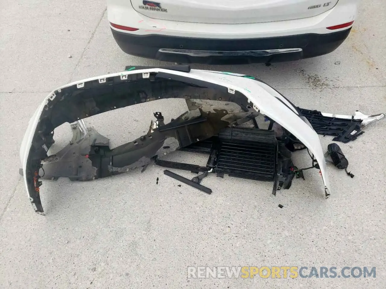12 Photograph of a damaged car 3GNAXUEV0NL284341 CHEVROLET EQUINOX 2022