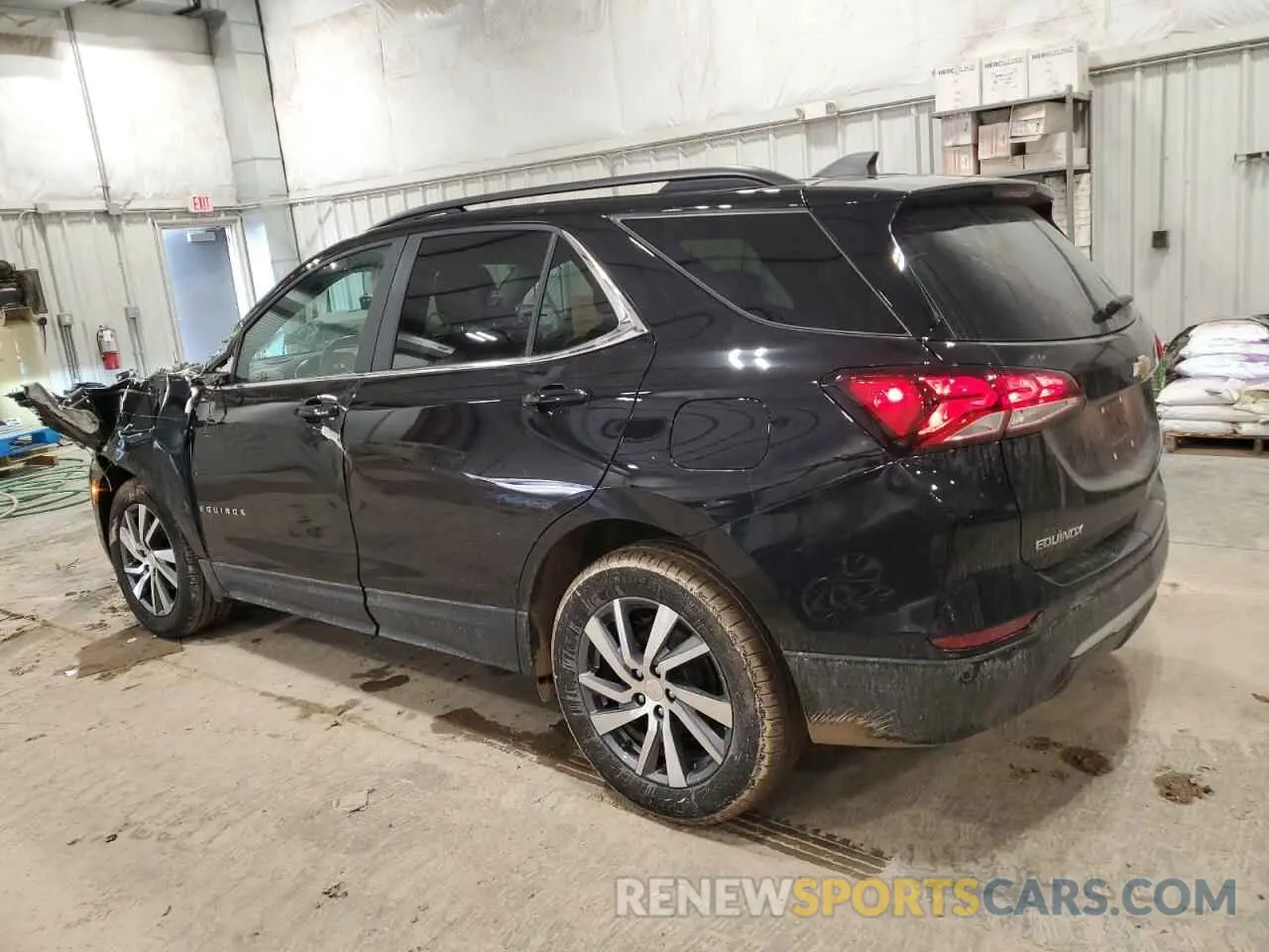 2 Photograph of a damaged car 3GNAXUEV0NL294495 CHEVROLET EQUINOX 2022