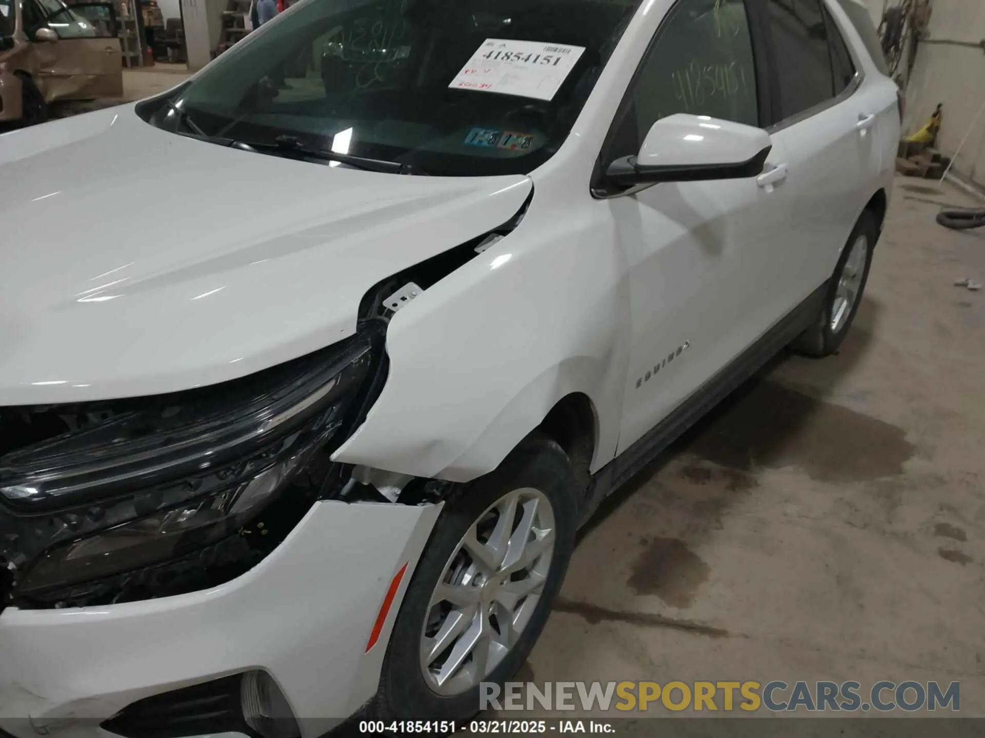 17 Photograph of a damaged car 3GNAXUEV0NS222198 CHEVROLET EQUINOX 2022