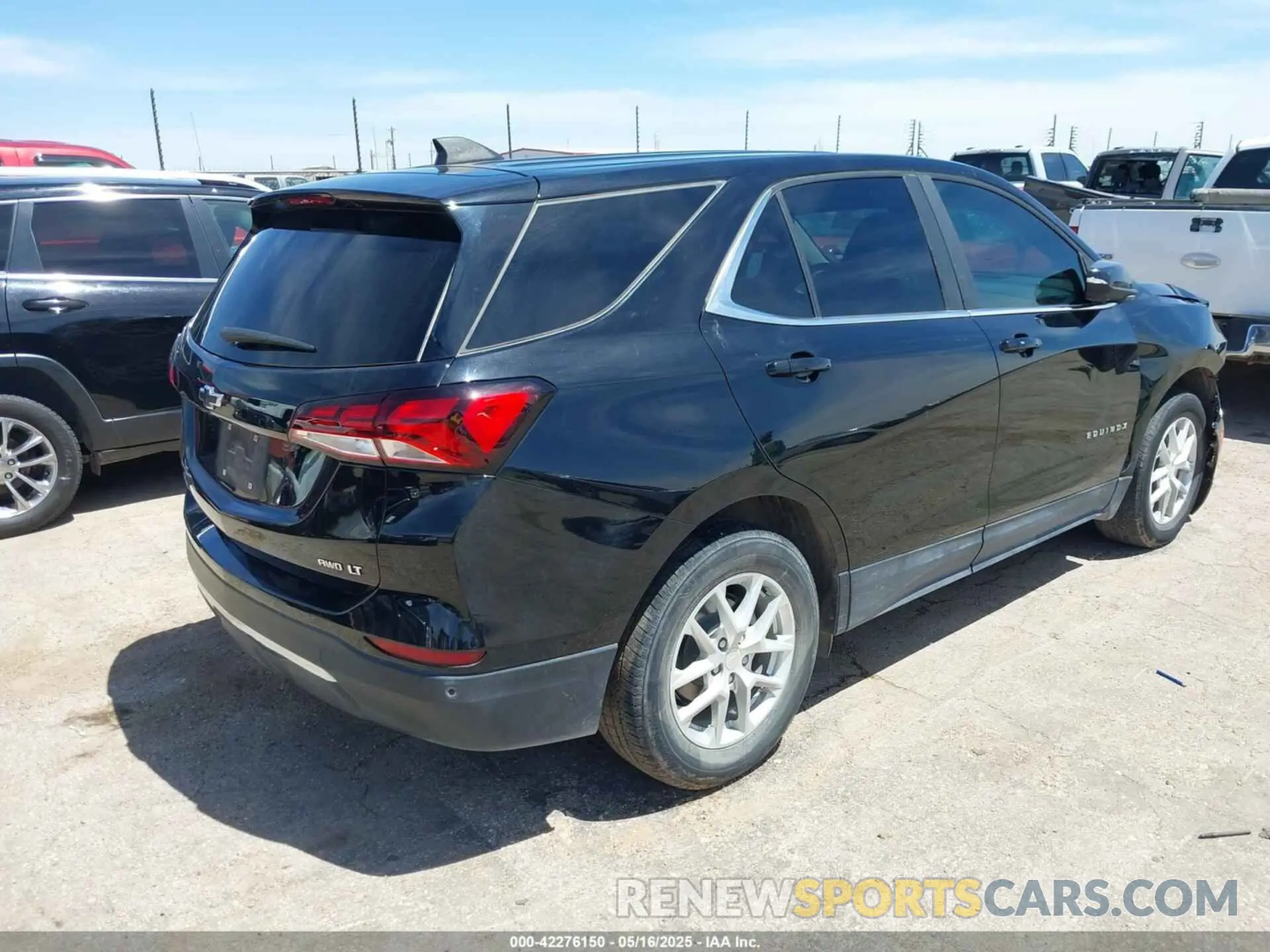 4 Photograph of a damaged car 3GNAXUEV1NL108771 CHEVROLET EQUINOX 2022