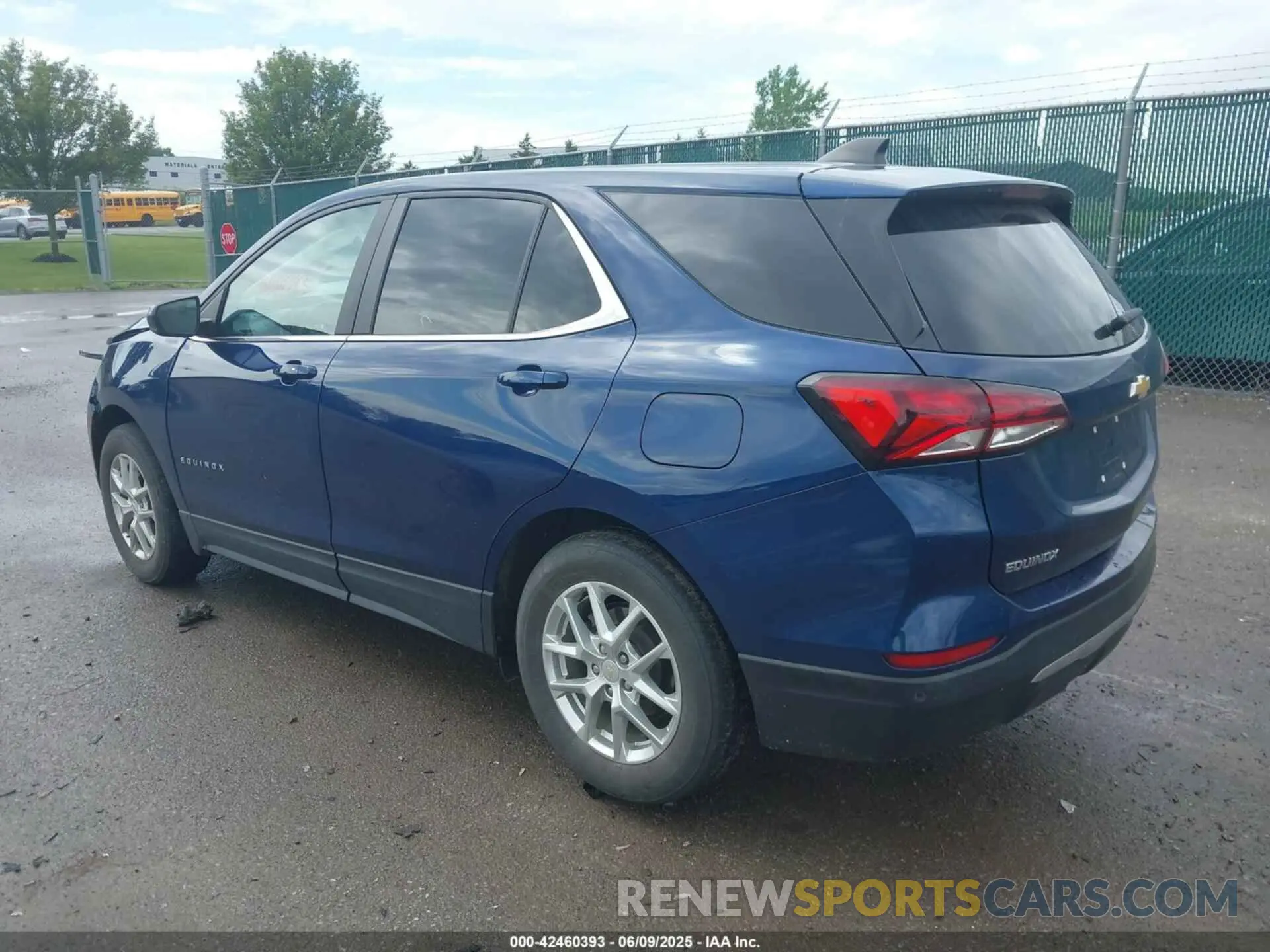3 Photograph of a damaged car 3GNAXUEV1NL260159 CHEVROLET EQUINOX 2022