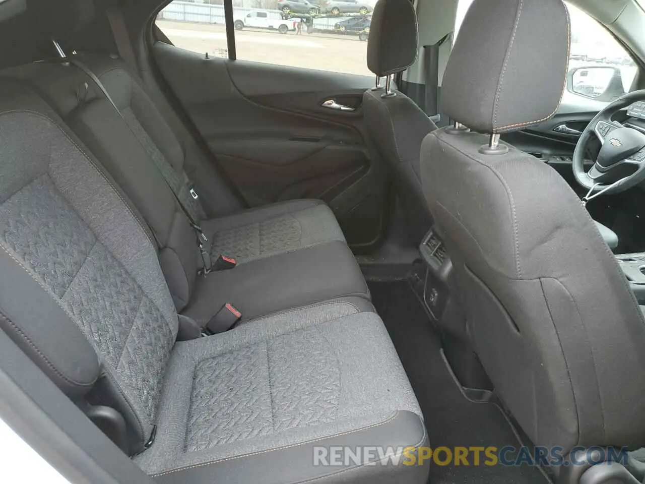11 Photograph of a damaged car 3GNAXUEV1NL261313 CHEVROLET EQUINOX 2022