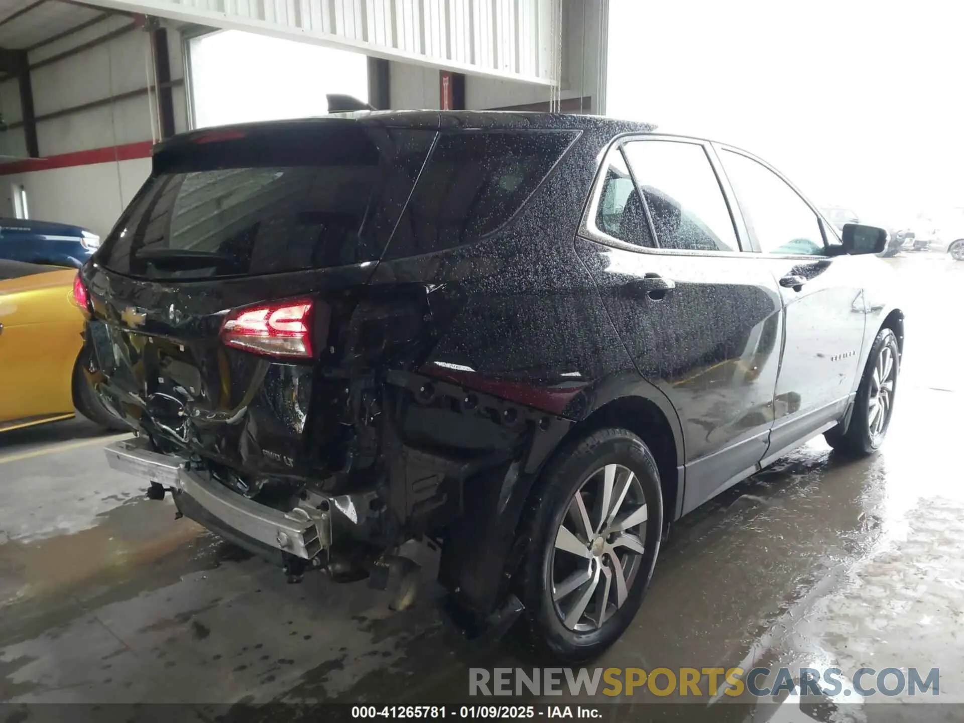 4 Photograph of a damaged car 3GNAXUEV1NL267290 CHEVROLET EQUINOX 2022