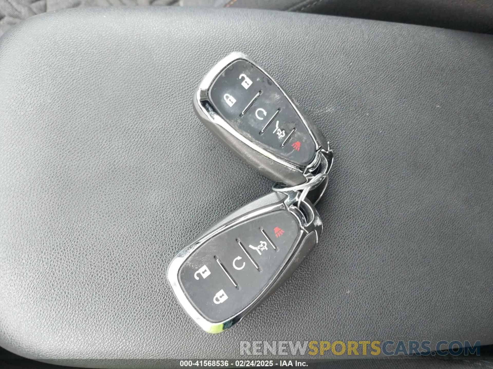 11 Photograph of a damaged car 3GNAXUEV1NS222176 CHEVROLET EQUINOX 2022