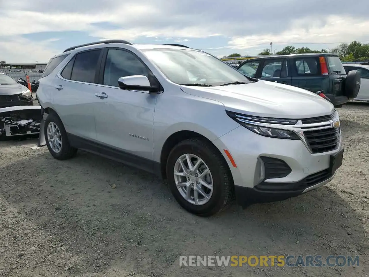 4 Photograph of a damaged car 3GNAXUEV2NL115986 CHEVROLET EQUINOX 2022