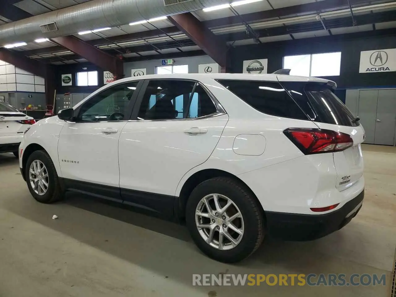 2 Photograph of a damaged car 3GNAXUEV2NL138670 CHEVROLET EQUINOX 2022