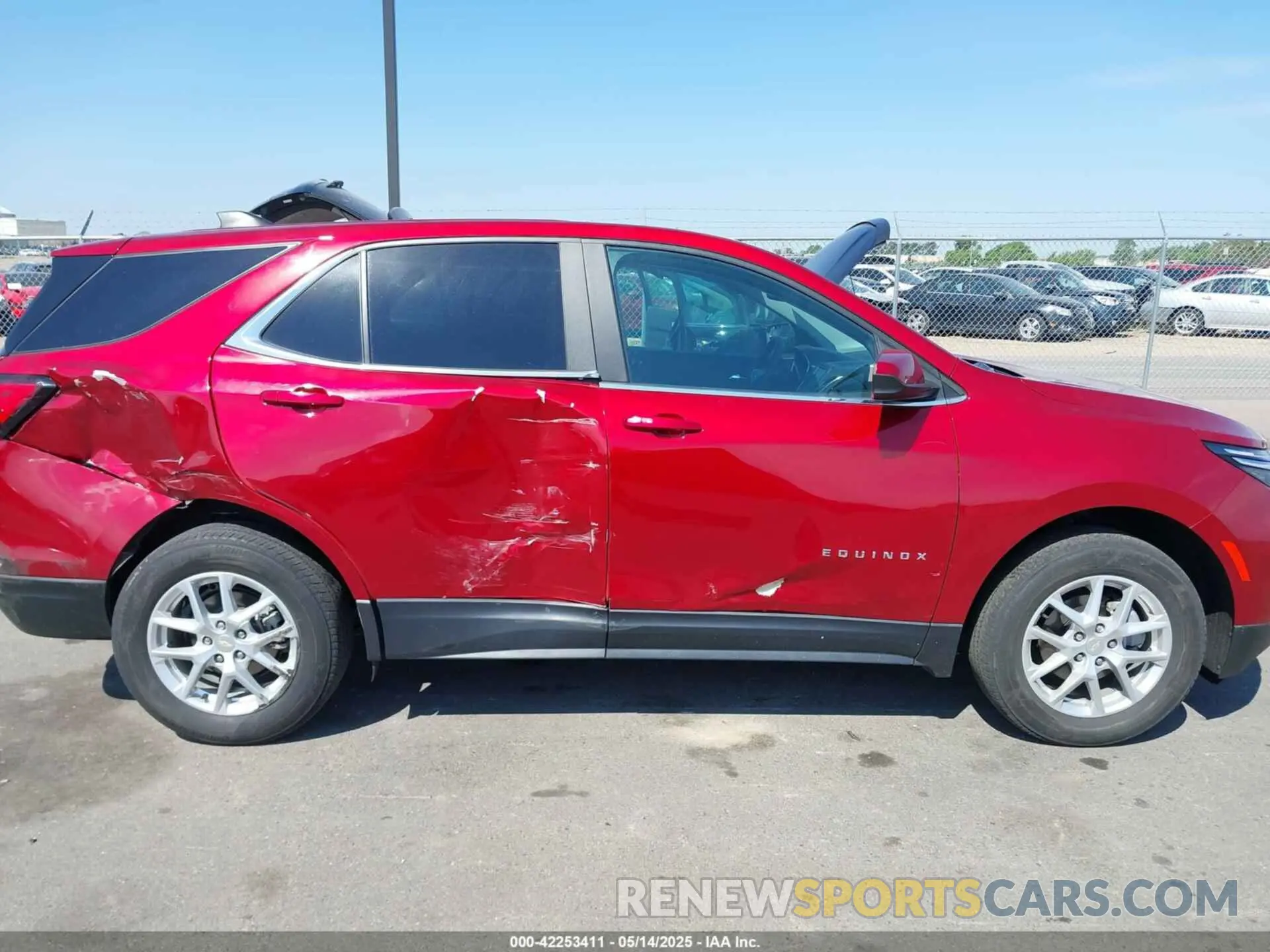 13 Photograph of a damaged car 3GNAXUEV2NL141035 CHEVROLET EQUINOX 2022