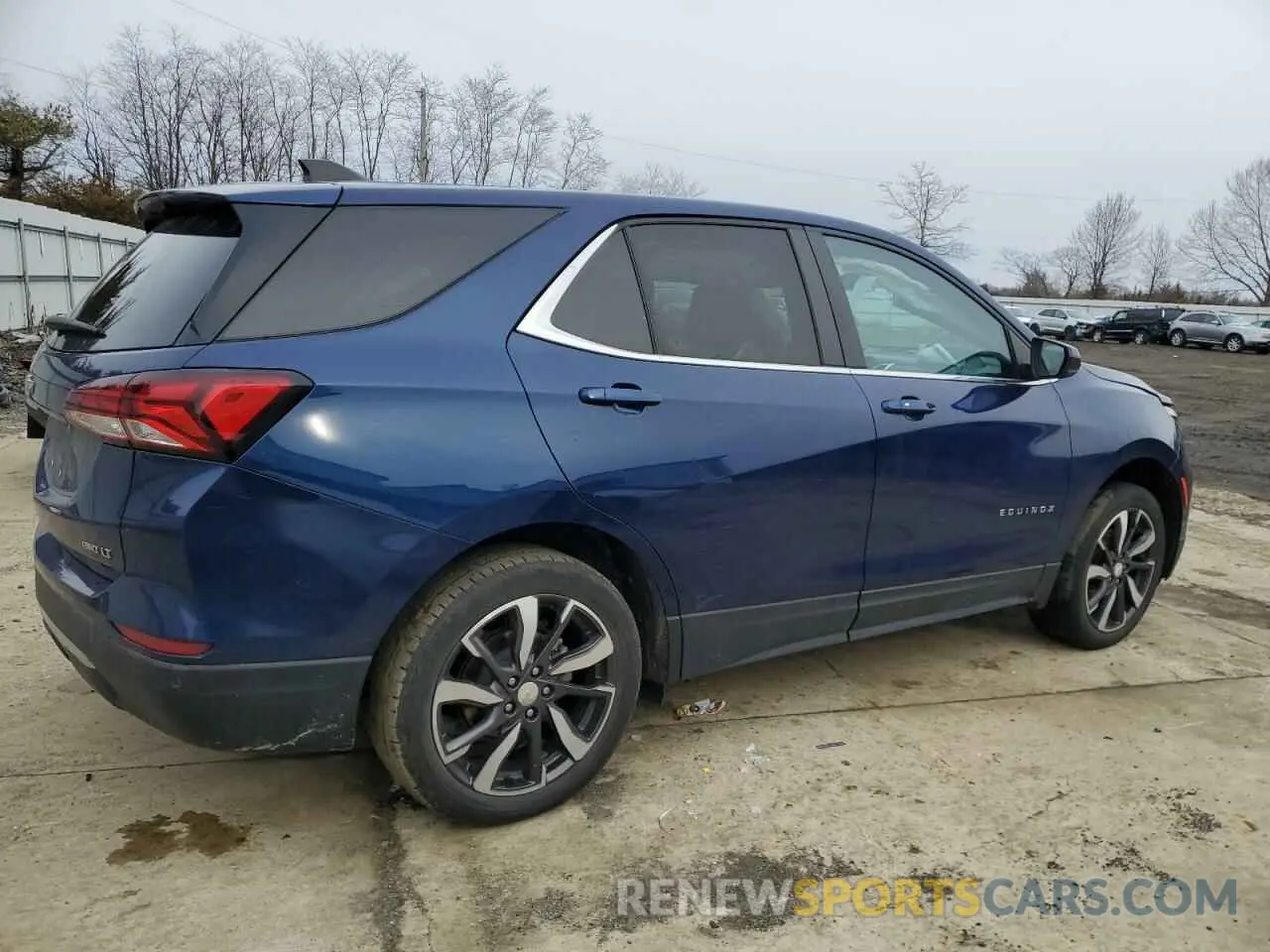 3 Photograph of a damaged car 3GNAXUEV2NL216753 CHEVROLET EQUINOX 2022