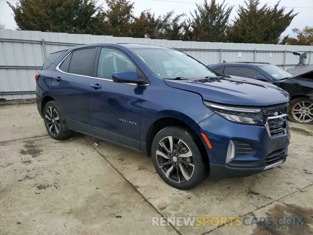 4 Photograph of a damaged car 3GNAXUEV2NL216753 CHEVROLET EQUINOX 2022