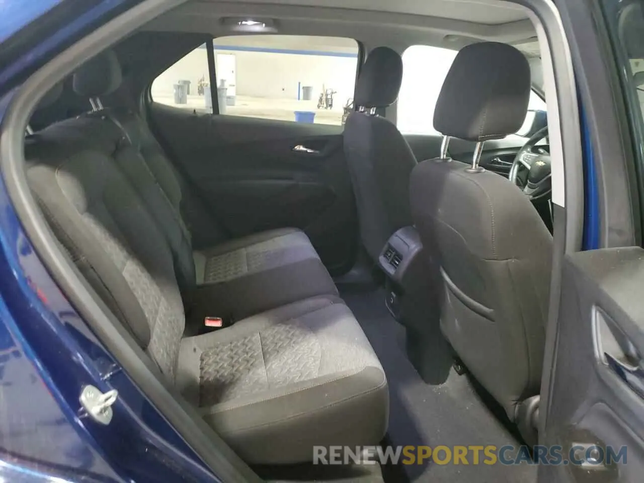 11 Photograph of a damaged car 3GNAXUEV2NL222360 CHEVROLET EQUINOX 2022