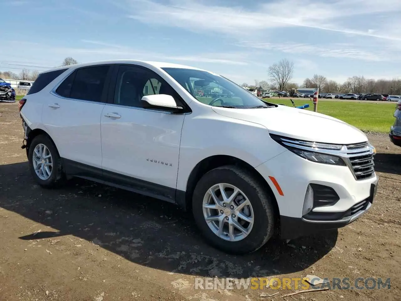 4 Photograph of a damaged car 3GNAXUEV2NL226635 CHEVROLET EQUINOX 2022
