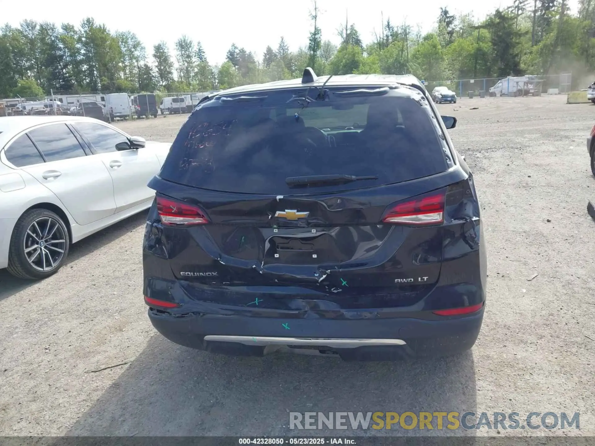 17 Photograph of a damaged car 3GNAXUEV2NL241488 CHEVROLET EQUINOX 2022