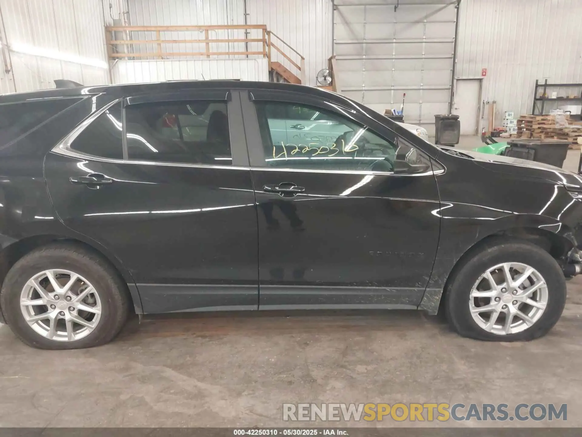 14 Photograph of a damaged car 3GNAXUEV3NL123790 CHEVROLET EQUINOX 2022