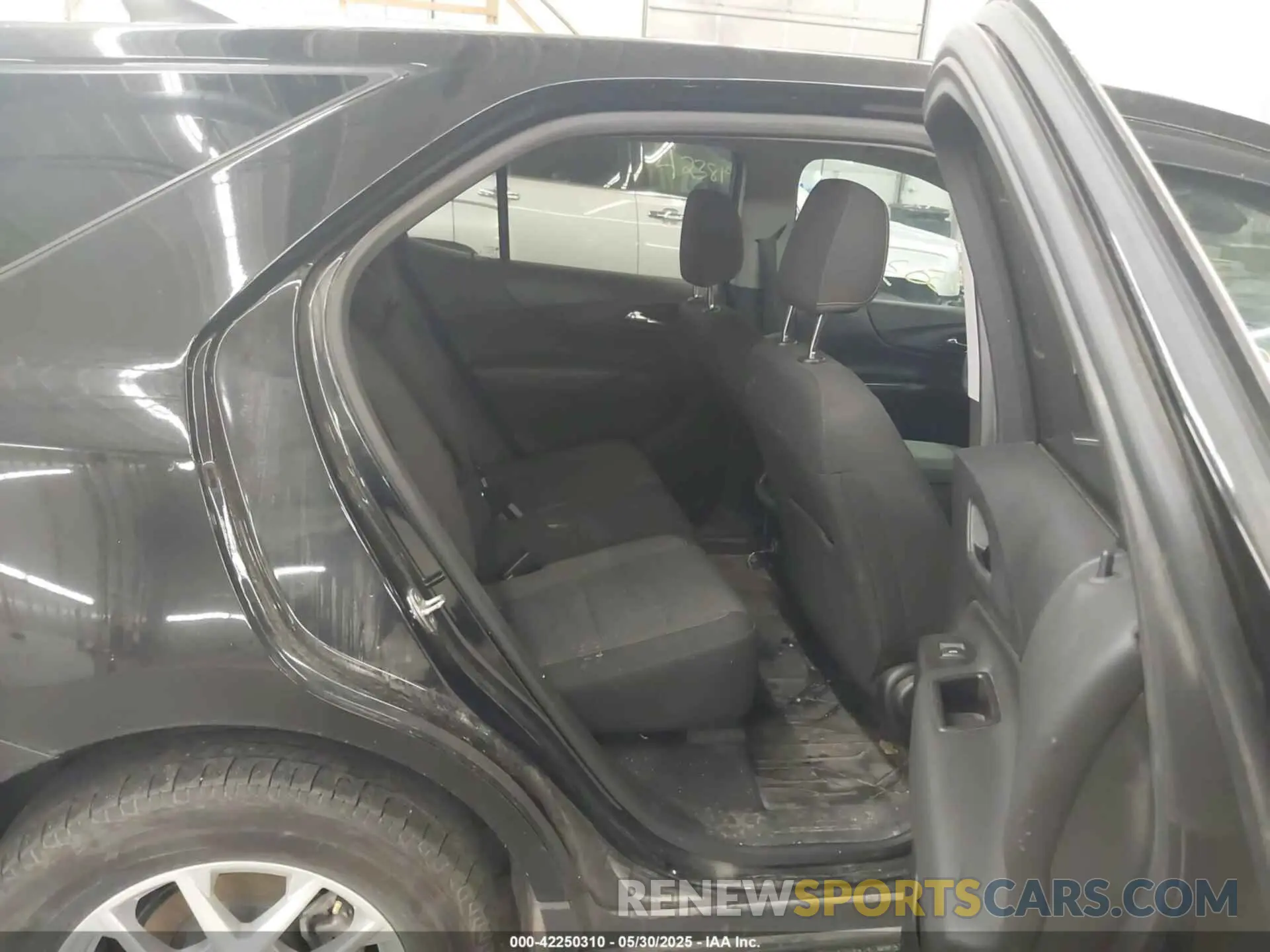 8 Photograph of a damaged car 3GNAXUEV3NL123790 CHEVROLET EQUINOX 2022