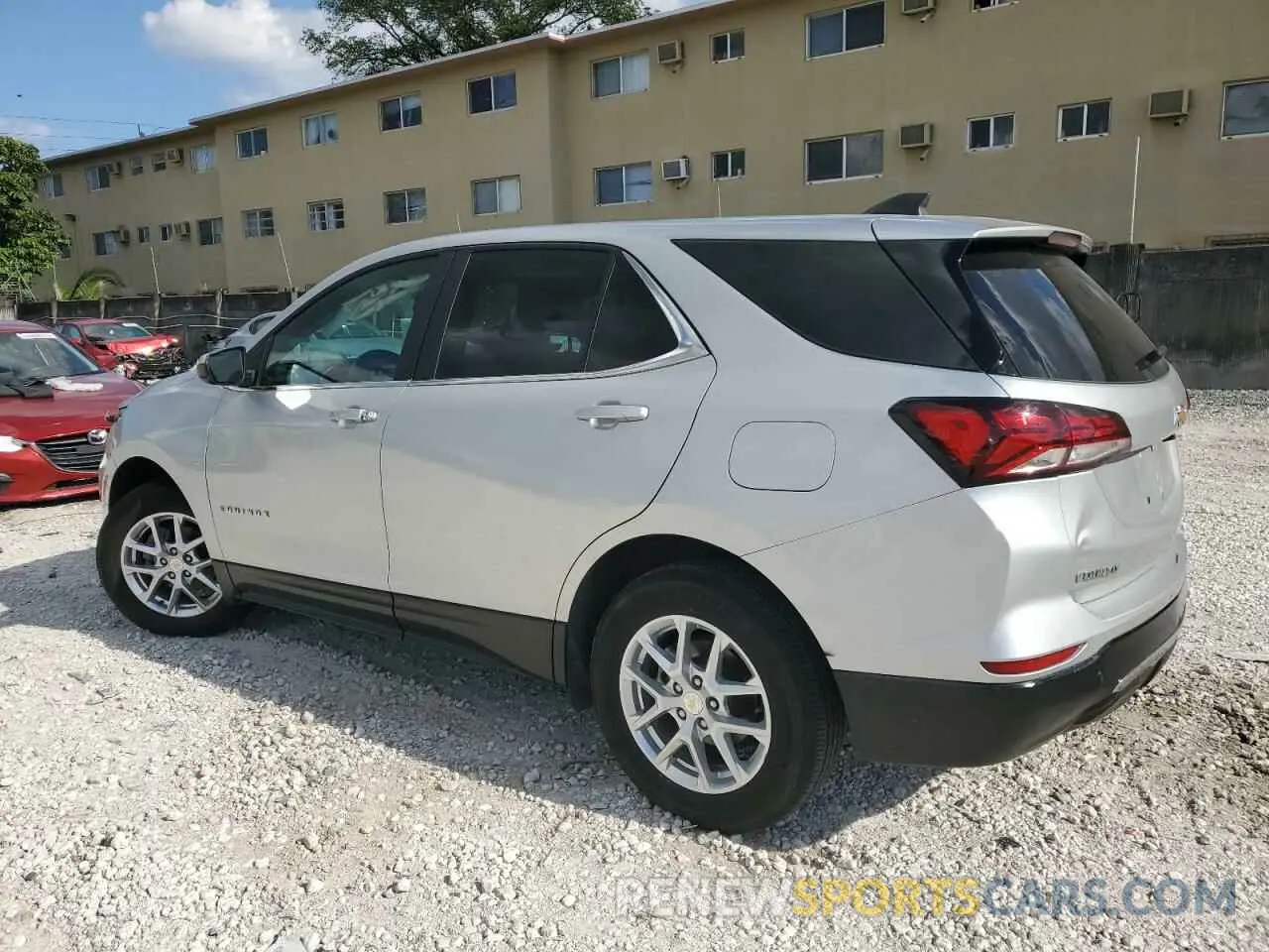2 Photograph of a damaged car 3GNAXUEV3NL199834 CHEVROLET EQUINOX 2022