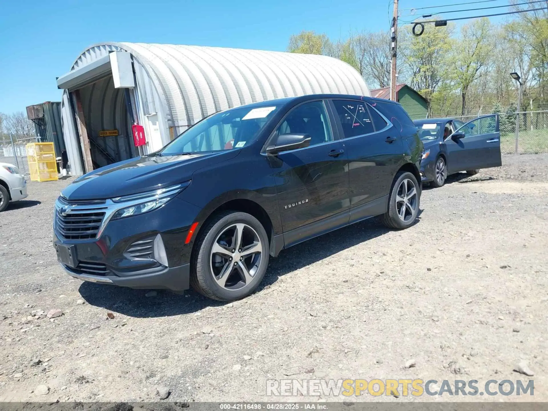 2 Photograph of a damaged car 3GNAXUEV3NL239894 CHEVROLET EQUINOX 2022
