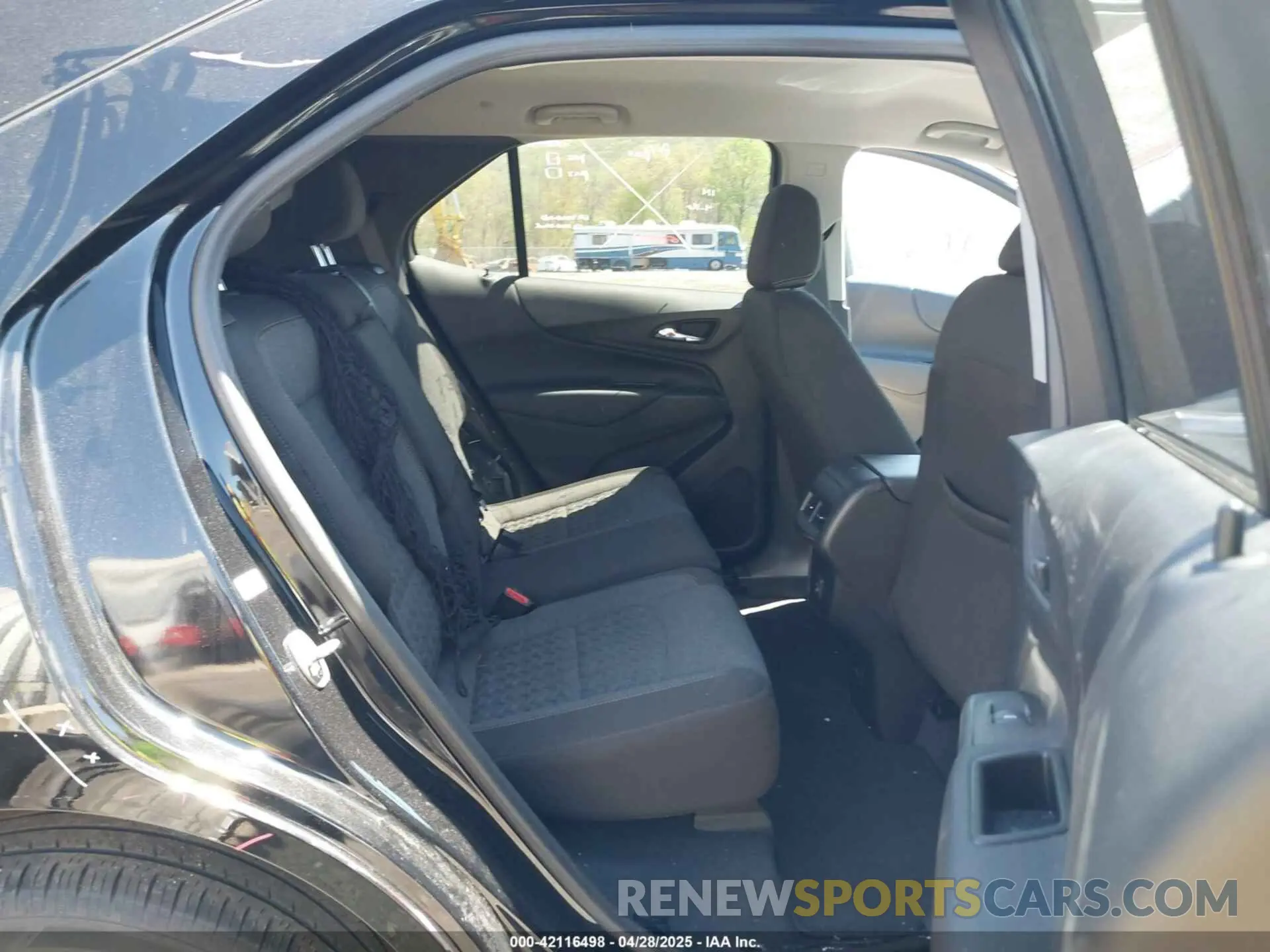 8 Photograph of a damaged car 3GNAXUEV3NL239894 CHEVROLET EQUINOX 2022