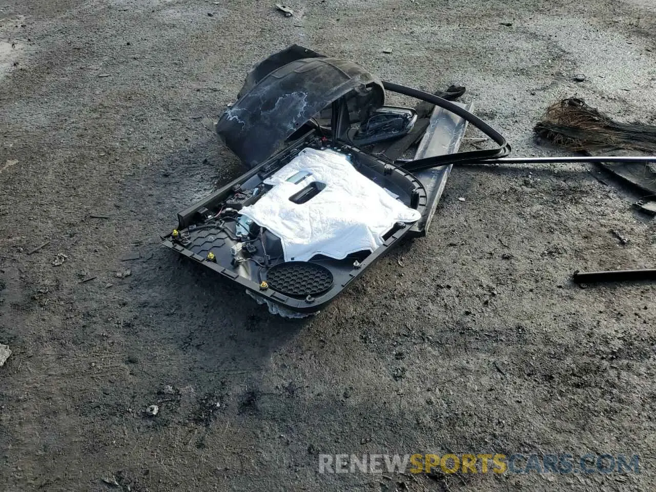 13 Photograph of a damaged car 3GNAXUEV3NL248904 CHEVROLET EQUINOX 2022