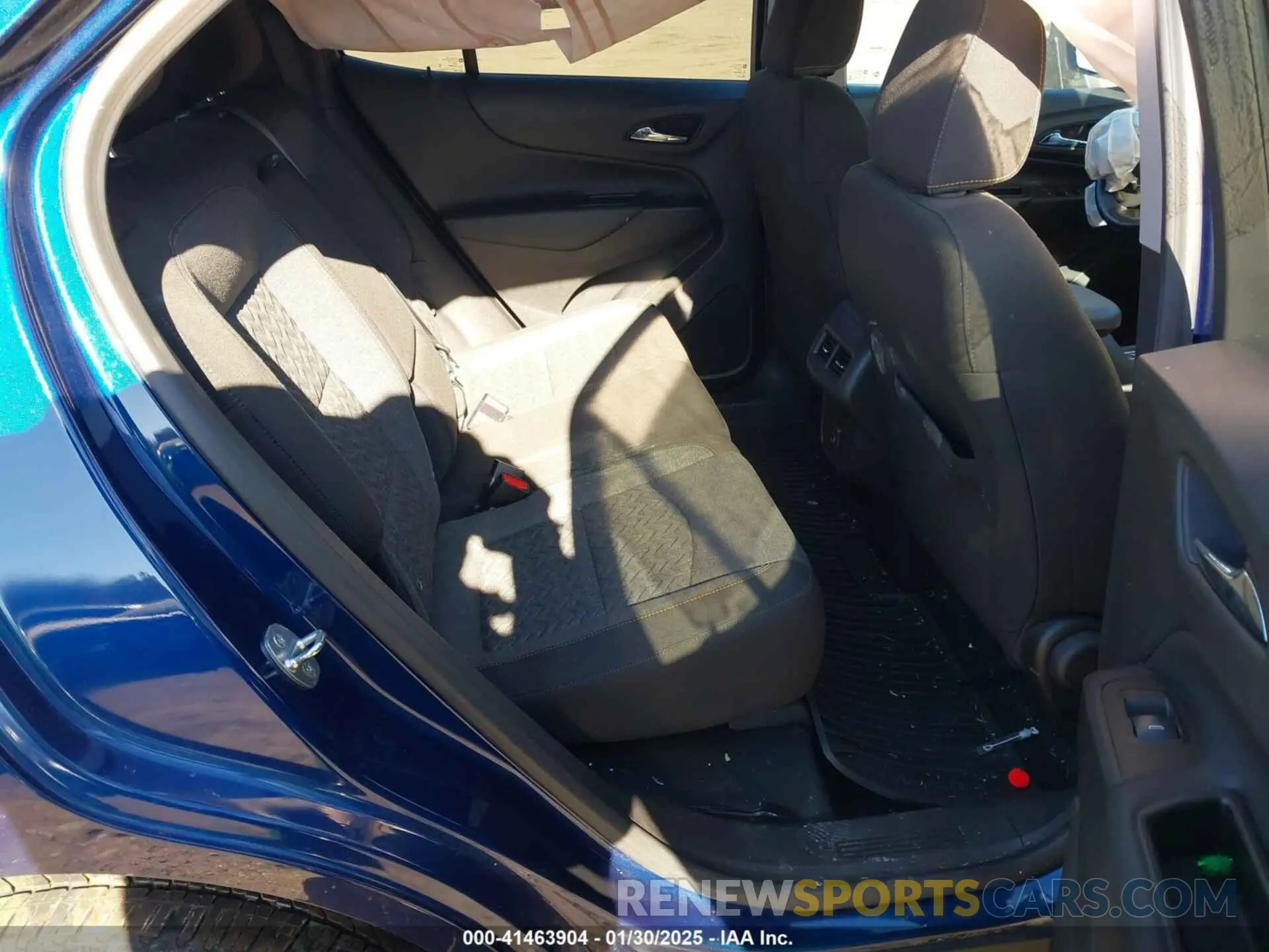 8 Photograph of a damaged car 3GNAXUEV3NL249289 CHEVROLET EQUINOX 2022