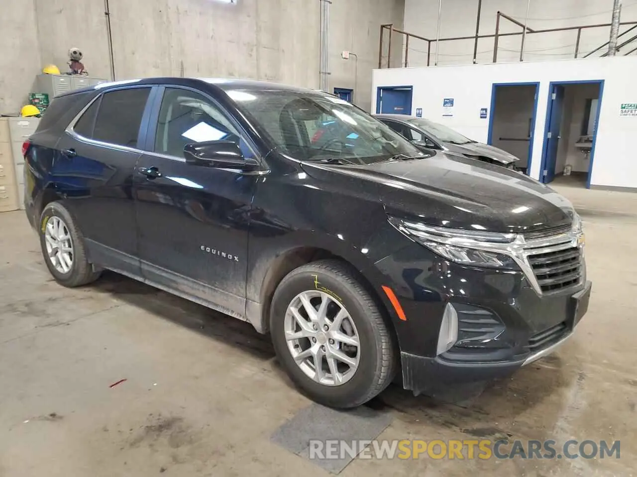 4 Photograph of a damaged car 3GNAXUEV3NL285953 CHEVROLET EQUINOX 2022