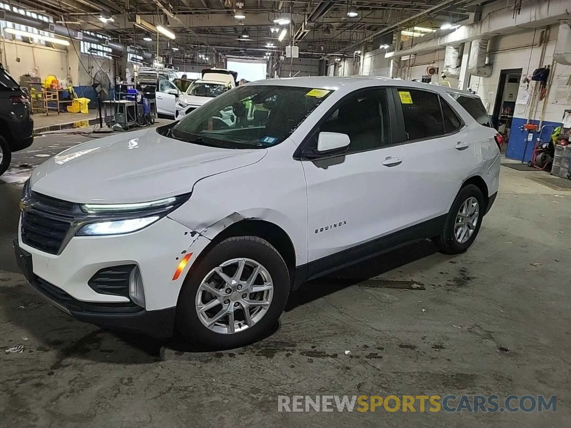 17 Photograph of a damaged car 3GNAXUEV4NL122521 CHEVROLET EQUINOX 2022