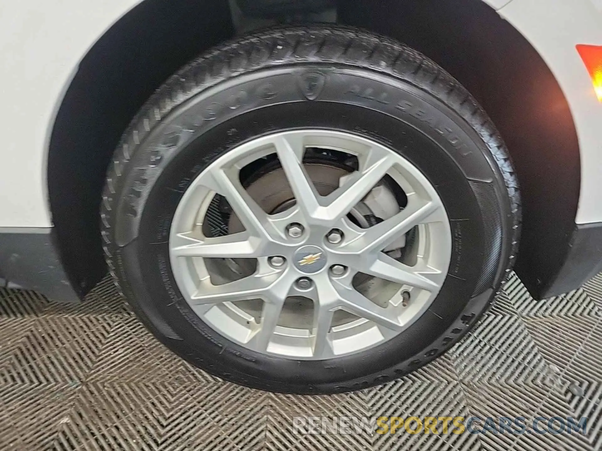 47 Photograph of a damaged car 3GNAXUEV4NL122521 CHEVROLET EQUINOX 2022
