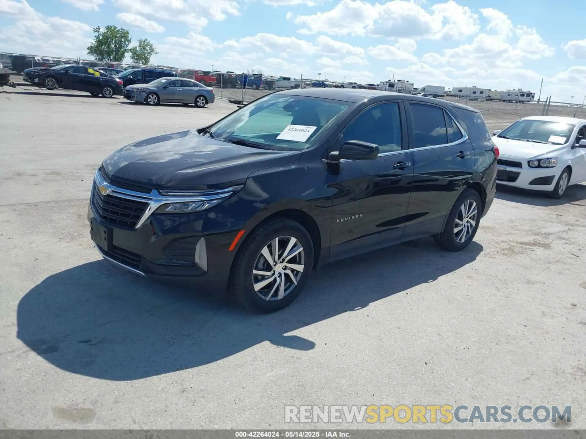 2 Photograph of a damaged car 3GNAXUEV4NL279174 CHEVROLET EQUINOX 2022