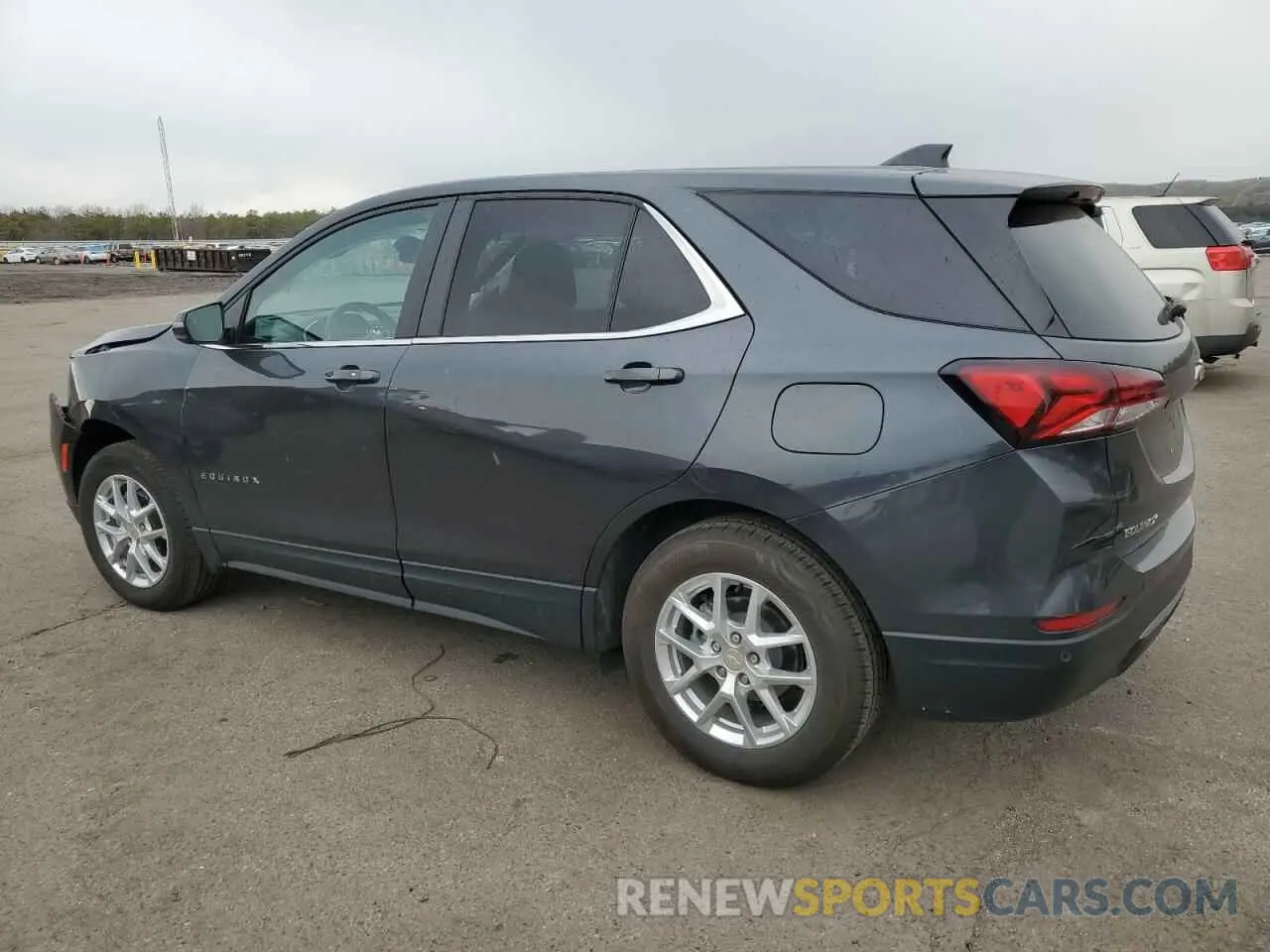 2 Photograph of a damaged car 3GNAXUEV4NS198472 CHEVROLET EQUINOX 2022