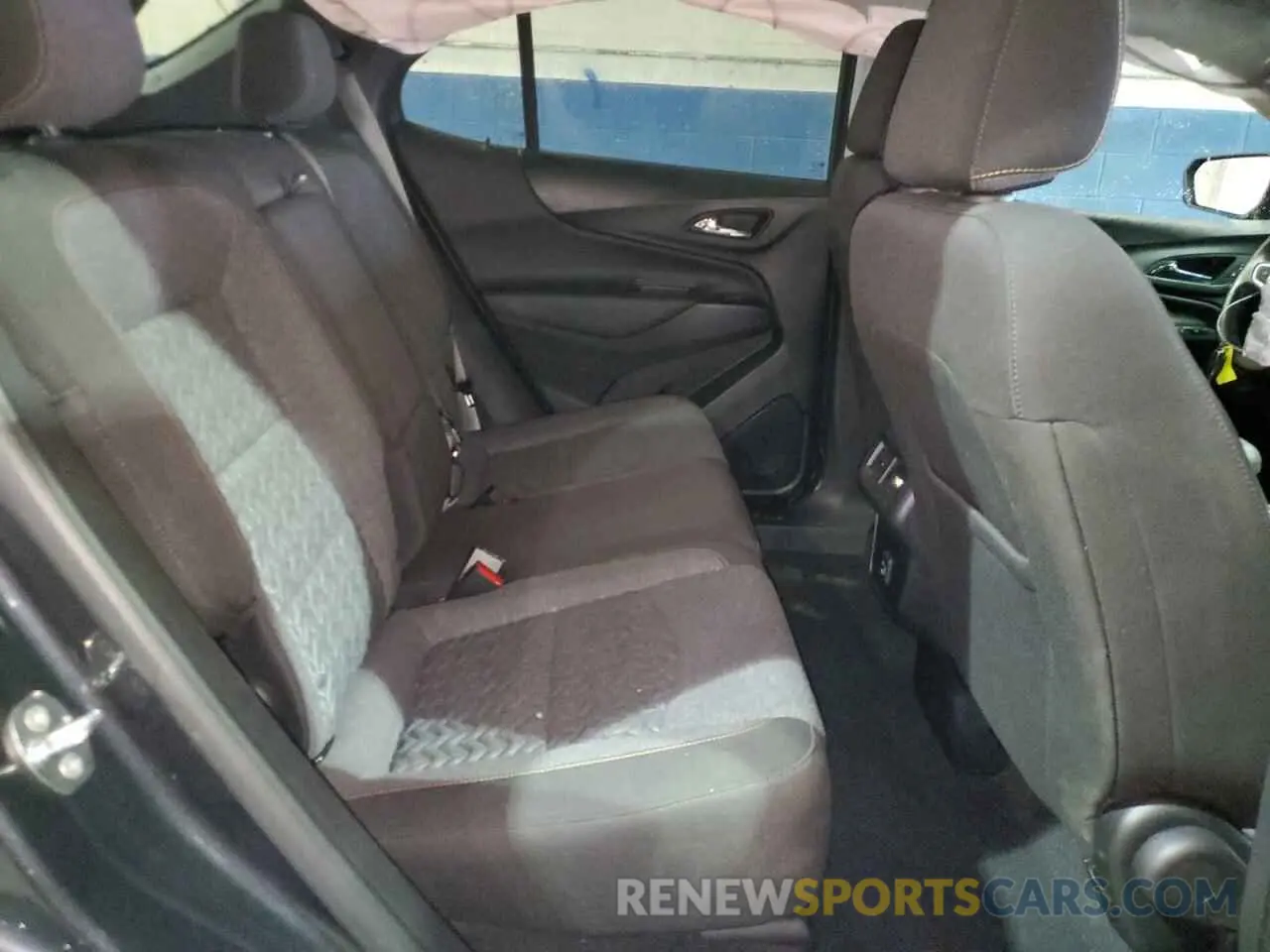 11 Photograph of a damaged car 3GNAXUEV4NS244589 CHEVROLET EQUINOX 2022