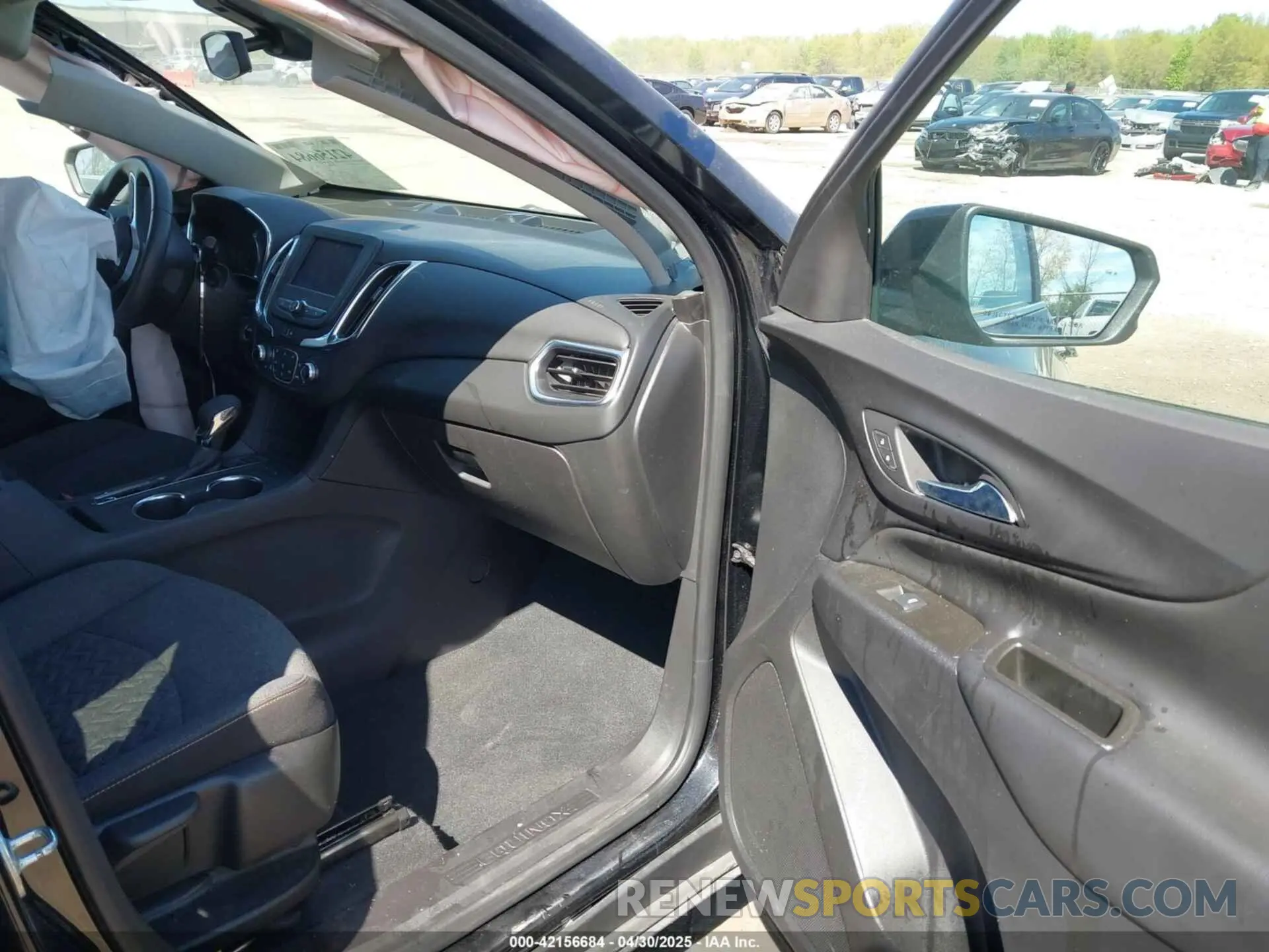 5 Photograph of a damaged car 3GNAXUEV5NL128103 CHEVROLET EQUINOX 2022