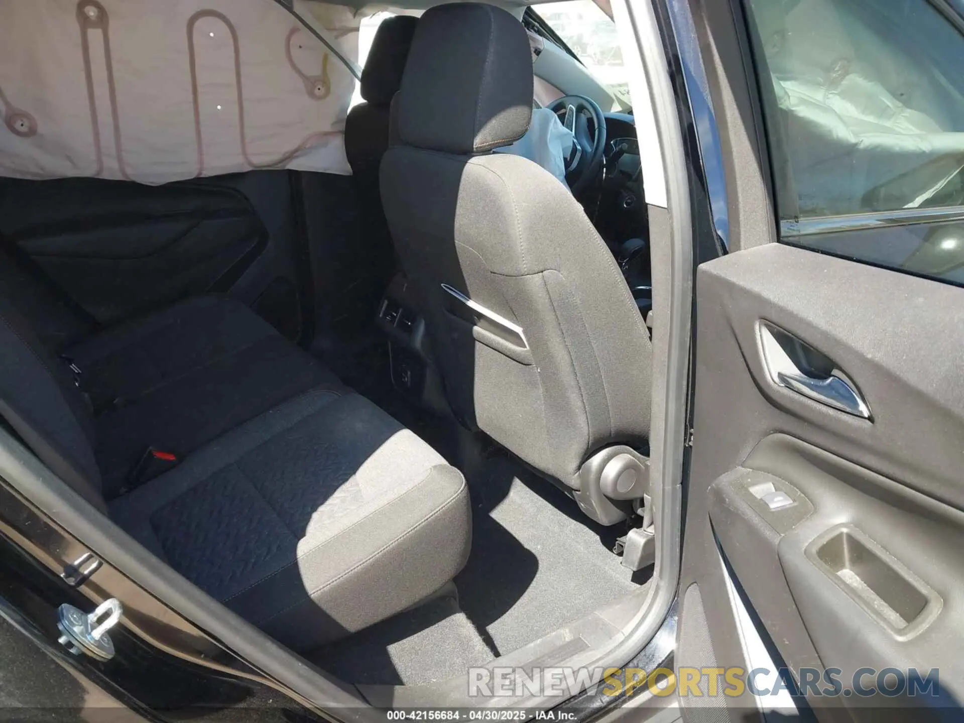 8 Photograph of a damaged car 3GNAXUEV5NL128103 CHEVROLET EQUINOX 2022