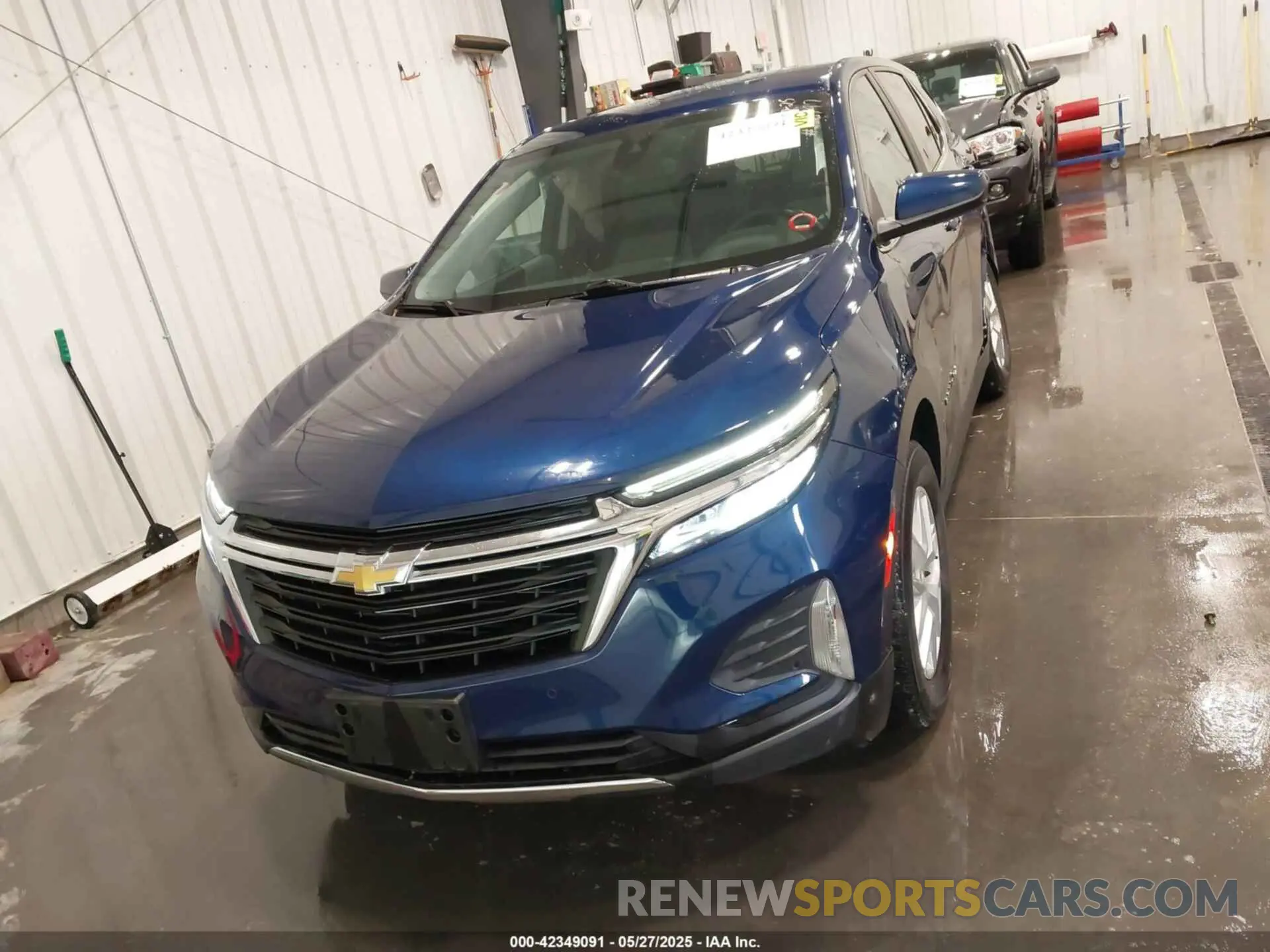 12 Photograph of a damaged car 3GNAXUEV5NL160985 CHEVROLET EQUINOX 2022