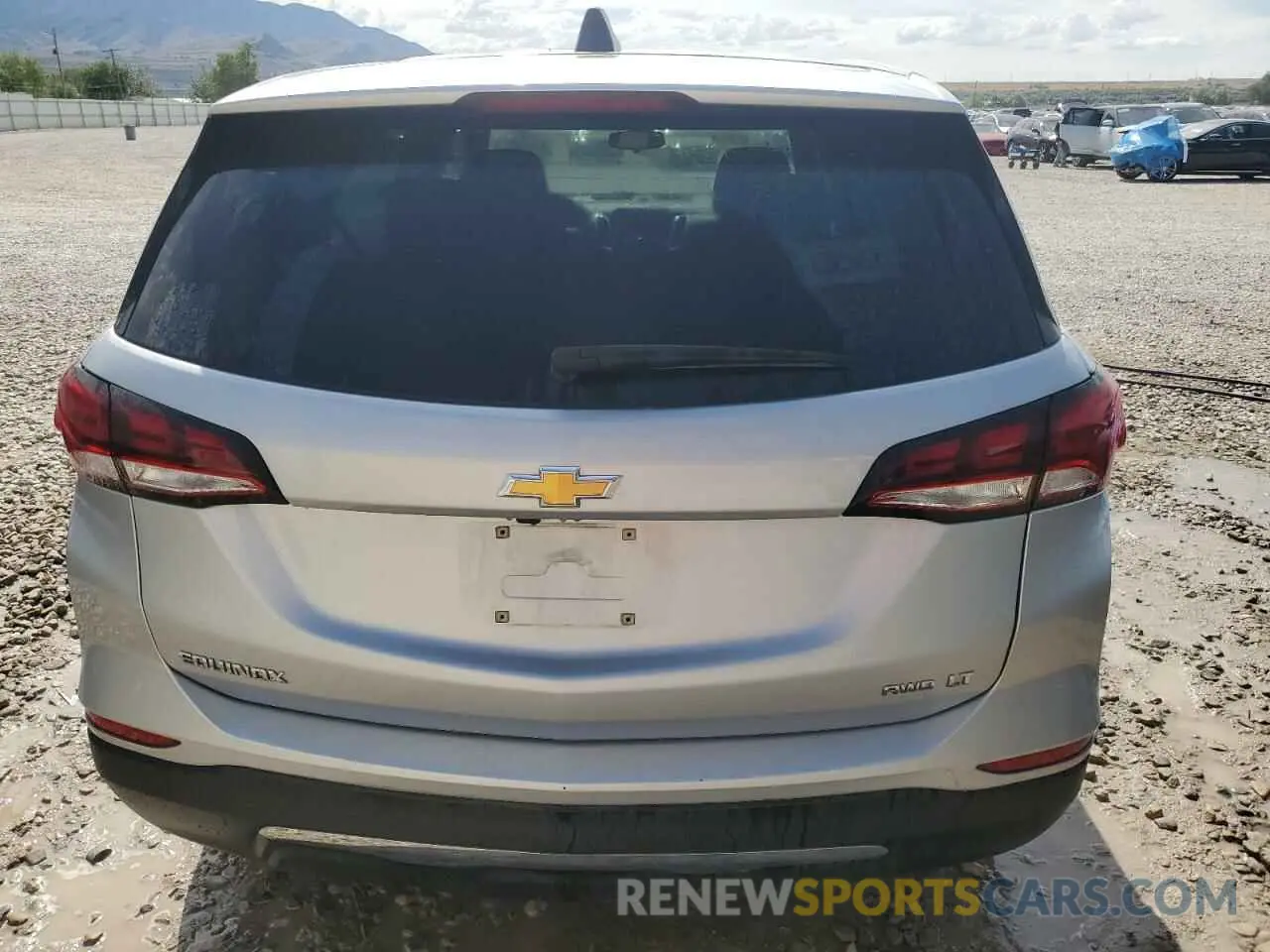 6 Photograph of a damaged car 3GNAXUEV5NL203155 CHEVROLET EQUINOX 2022