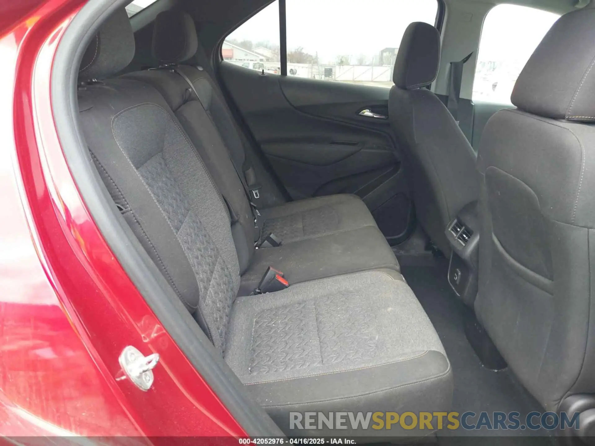 8 Photograph of a damaged car 3GNAXUEV5NL221803 CHEVROLET EQUINOX 2022