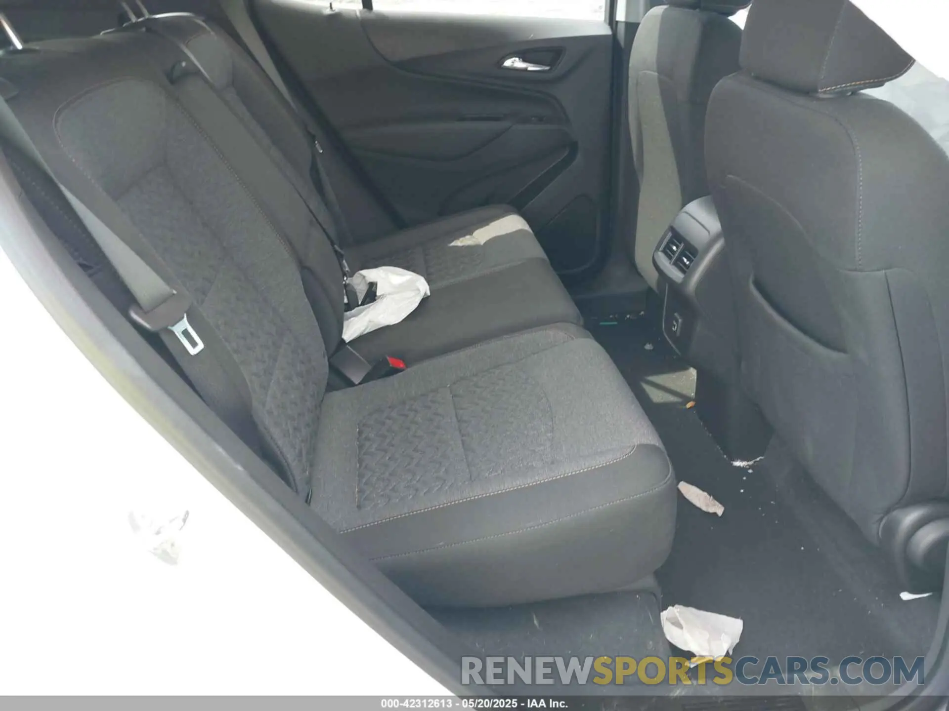 8 Photograph of a damaged car 3GNAXUEV5NL222580 CHEVROLET EQUINOX 2022