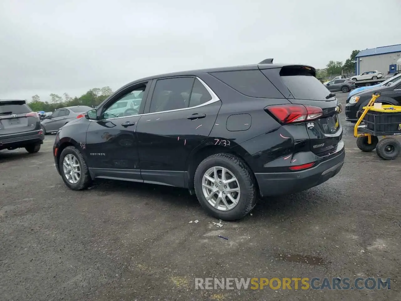 2 Photograph of a damaged car 3GNAXUEV5NL248192 CHEVROLET EQUINOX 2022