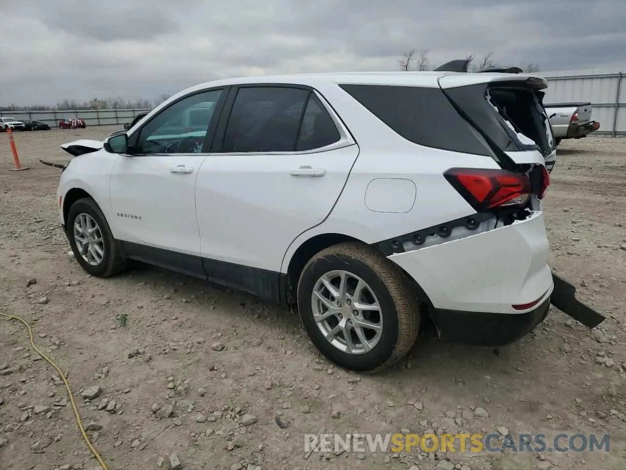 2 Photograph of a damaged car 3GNAXUEV5NL270175 CHEVROLET EQUINOX 2022