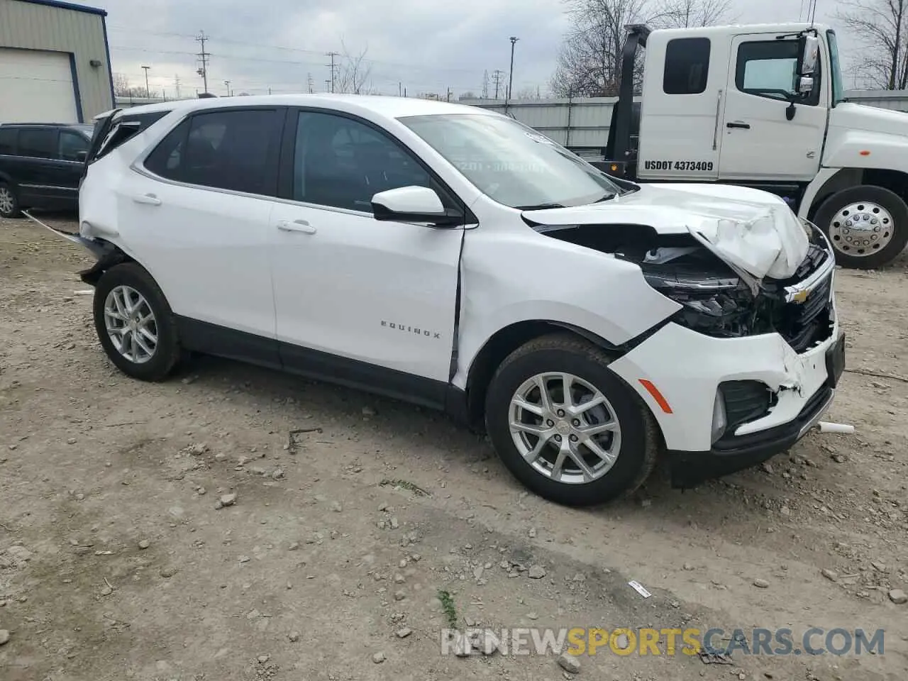 4 Photograph of a damaged car 3GNAXUEV5NL270175 CHEVROLET EQUINOX 2022