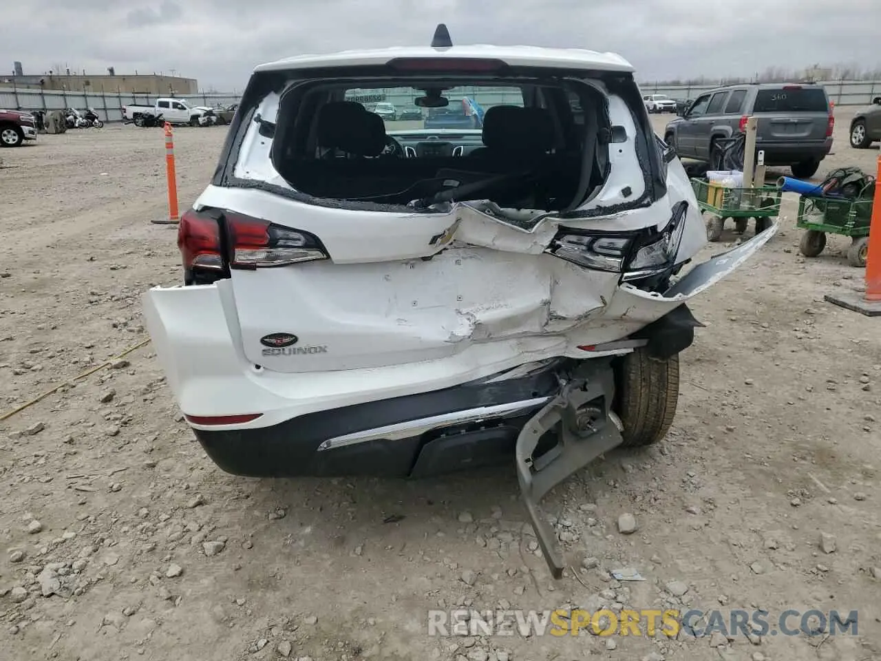 6 Photograph of a damaged car 3GNAXUEV5NL270175 CHEVROLET EQUINOX 2022