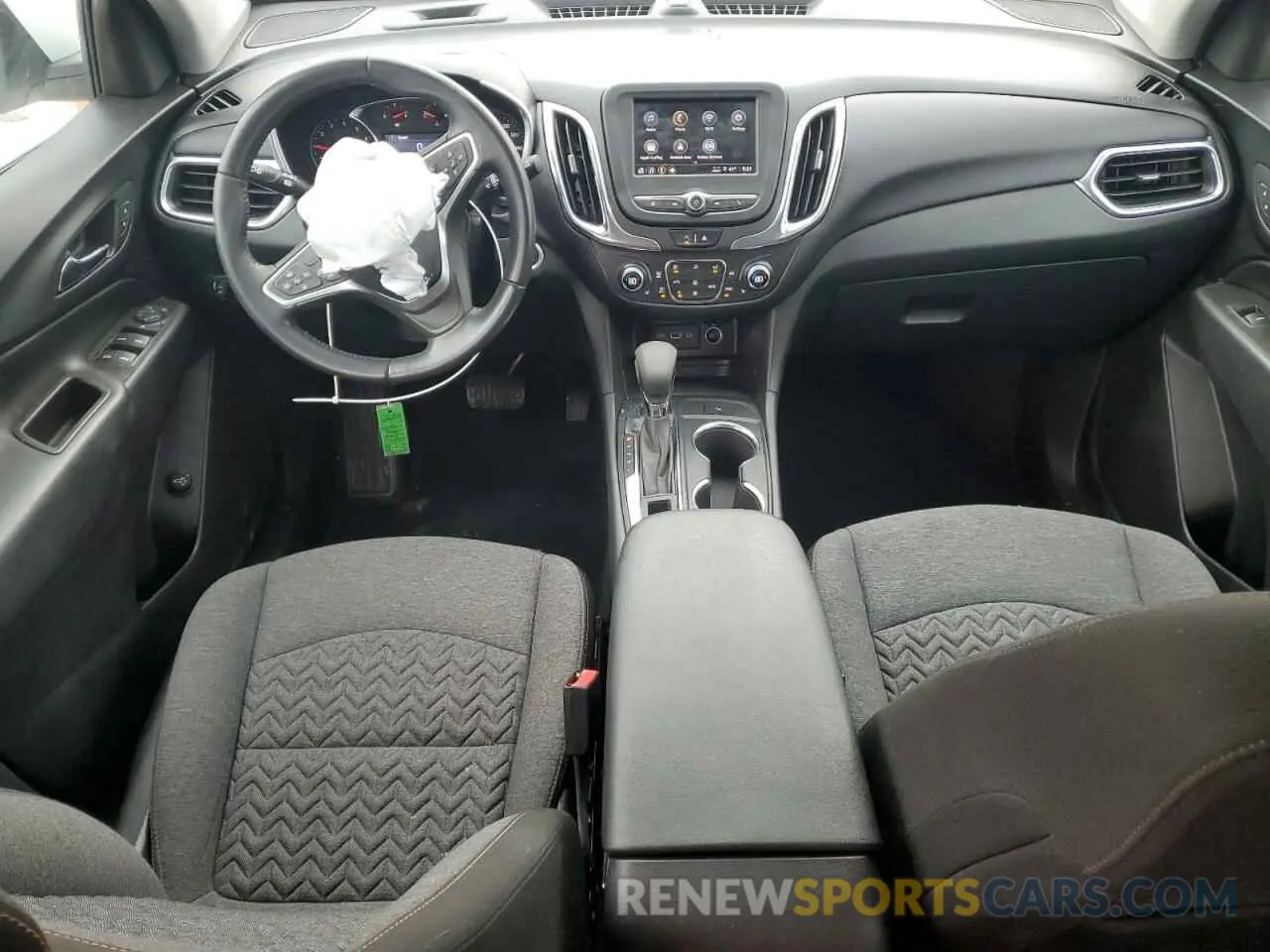 8 Photograph of a damaged car 3GNAXUEV5NL270175 CHEVROLET EQUINOX 2022