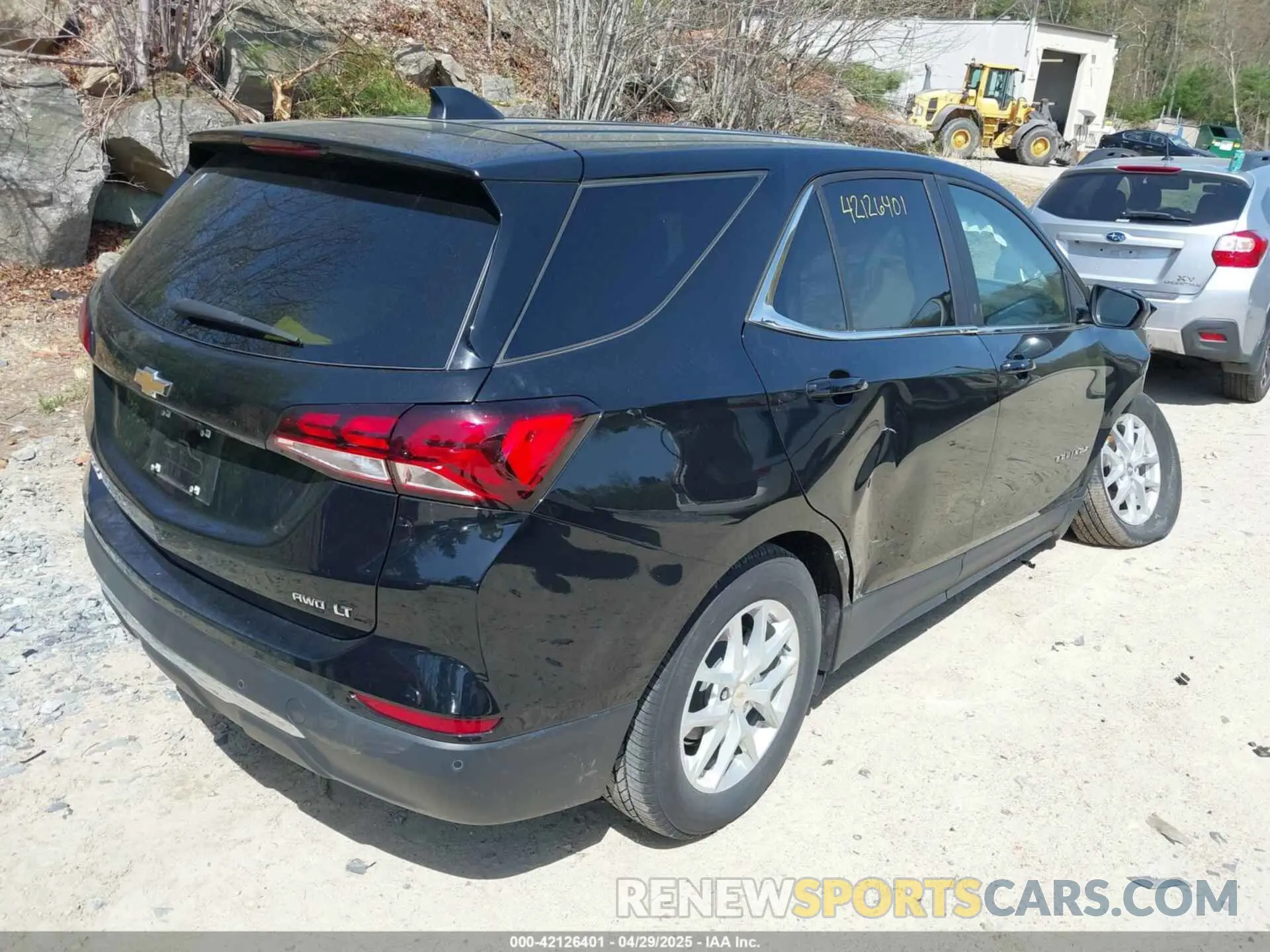 4 Photograph of a damaged car 3GNAXUEV5NL281130 CHEVROLET EQUINOX 2022