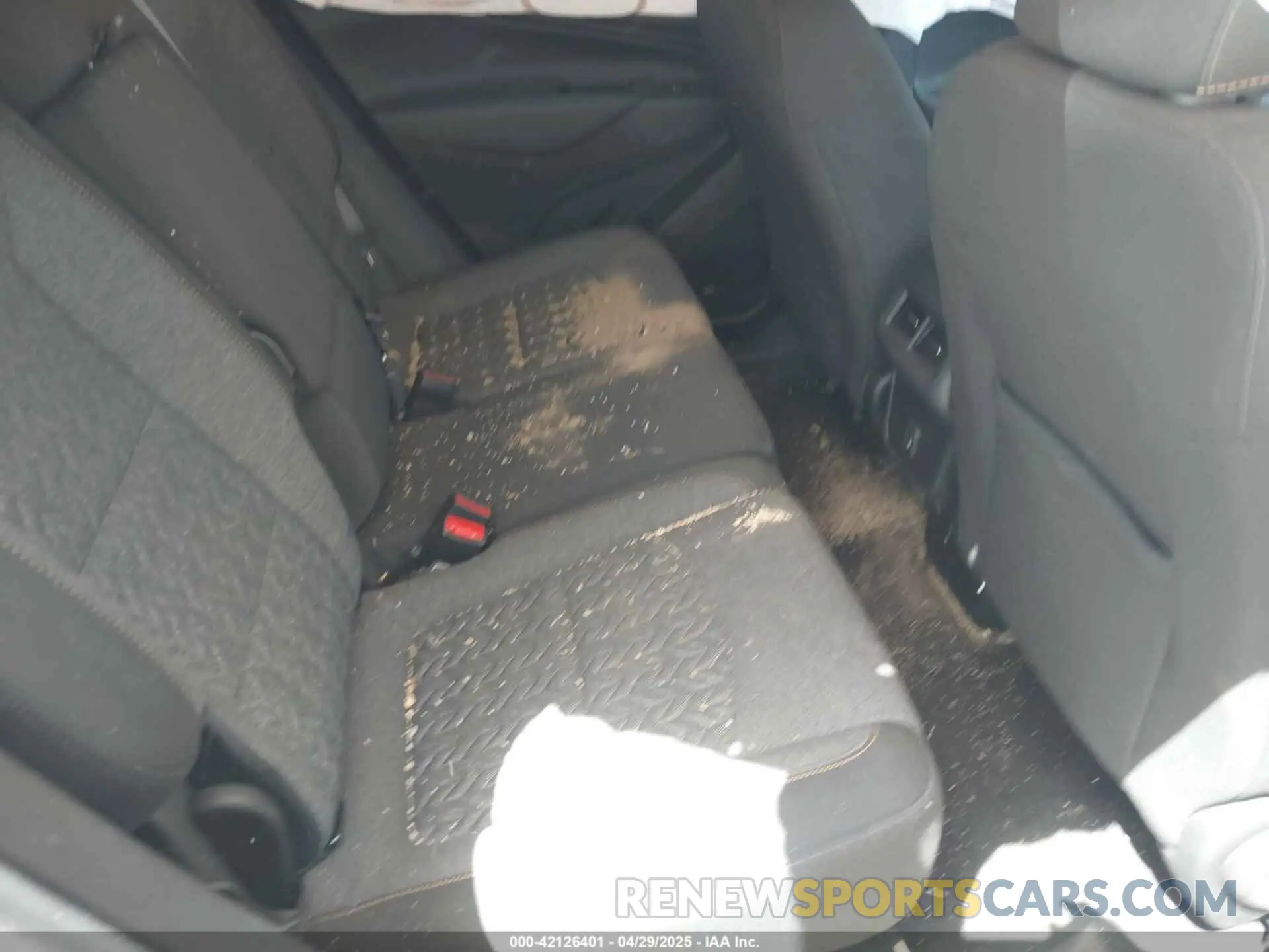 8 Photograph of a damaged car 3GNAXUEV5NL281130 CHEVROLET EQUINOX 2022