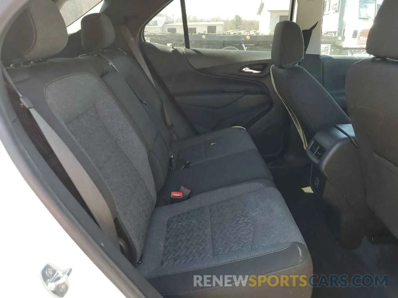 11 Photograph of a damaged car 3GNAXUEV5NL281855 CHEVROLET EQUINOX 2022