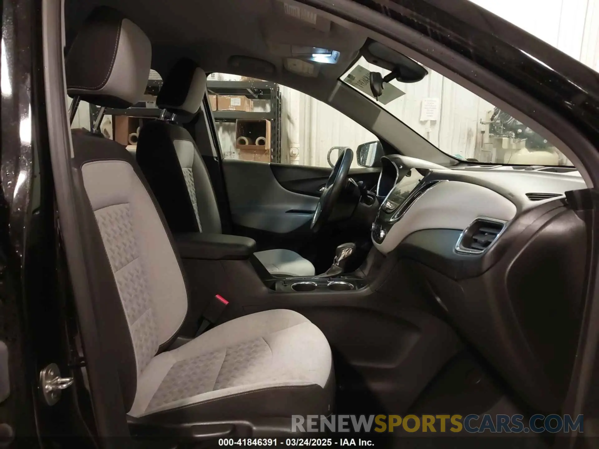 5 Photograph of a damaged car 3GNAXUEV5NL302493 CHEVROLET EQUINOX 2022