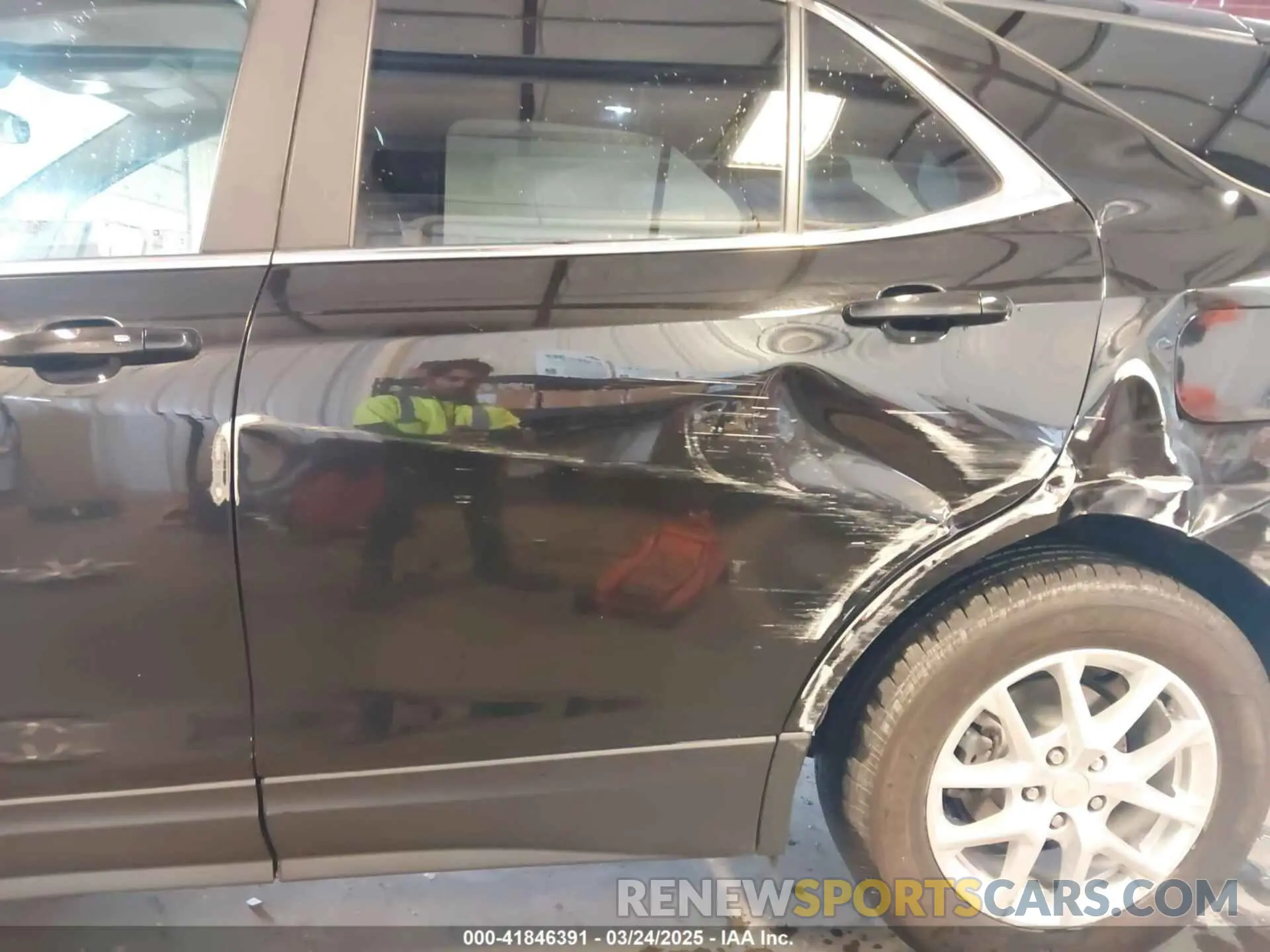 6 Photograph of a damaged car 3GNAXUEV5NL302493 CHEVROLET EQUINOX 2022
