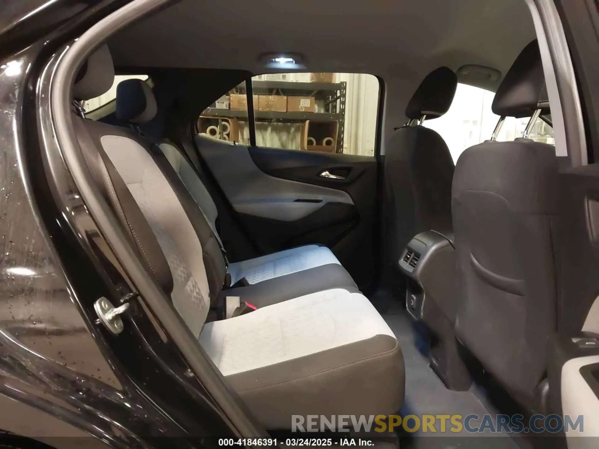 8 Photograph of a damaged car 3GNAXUEV5NL302493 CHEVROLET EQUINOX 2022