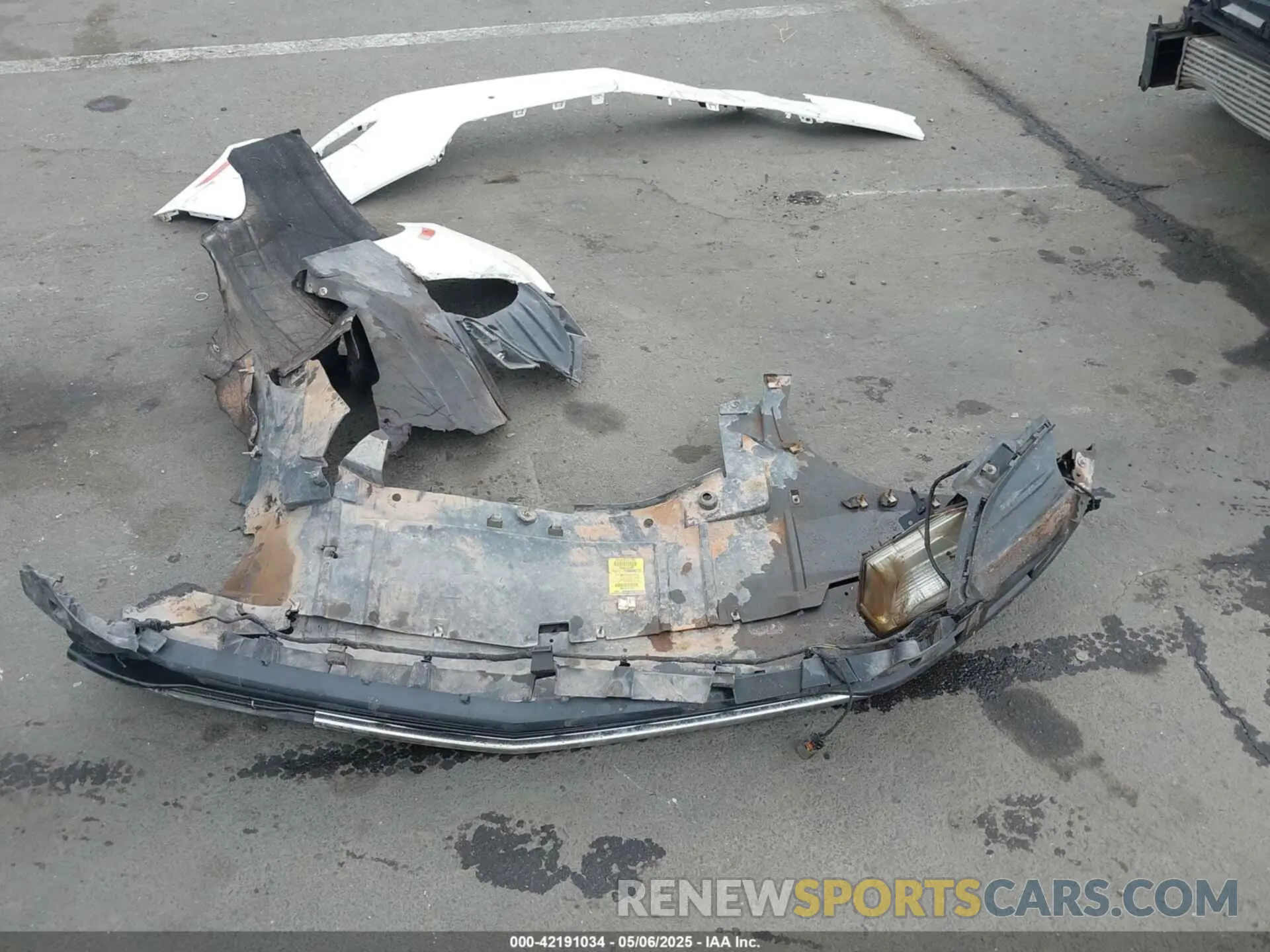 11 Photograph of a damaged car 3GNAXUEV5NL306236 CHEVROLET EQUINOX 2022
