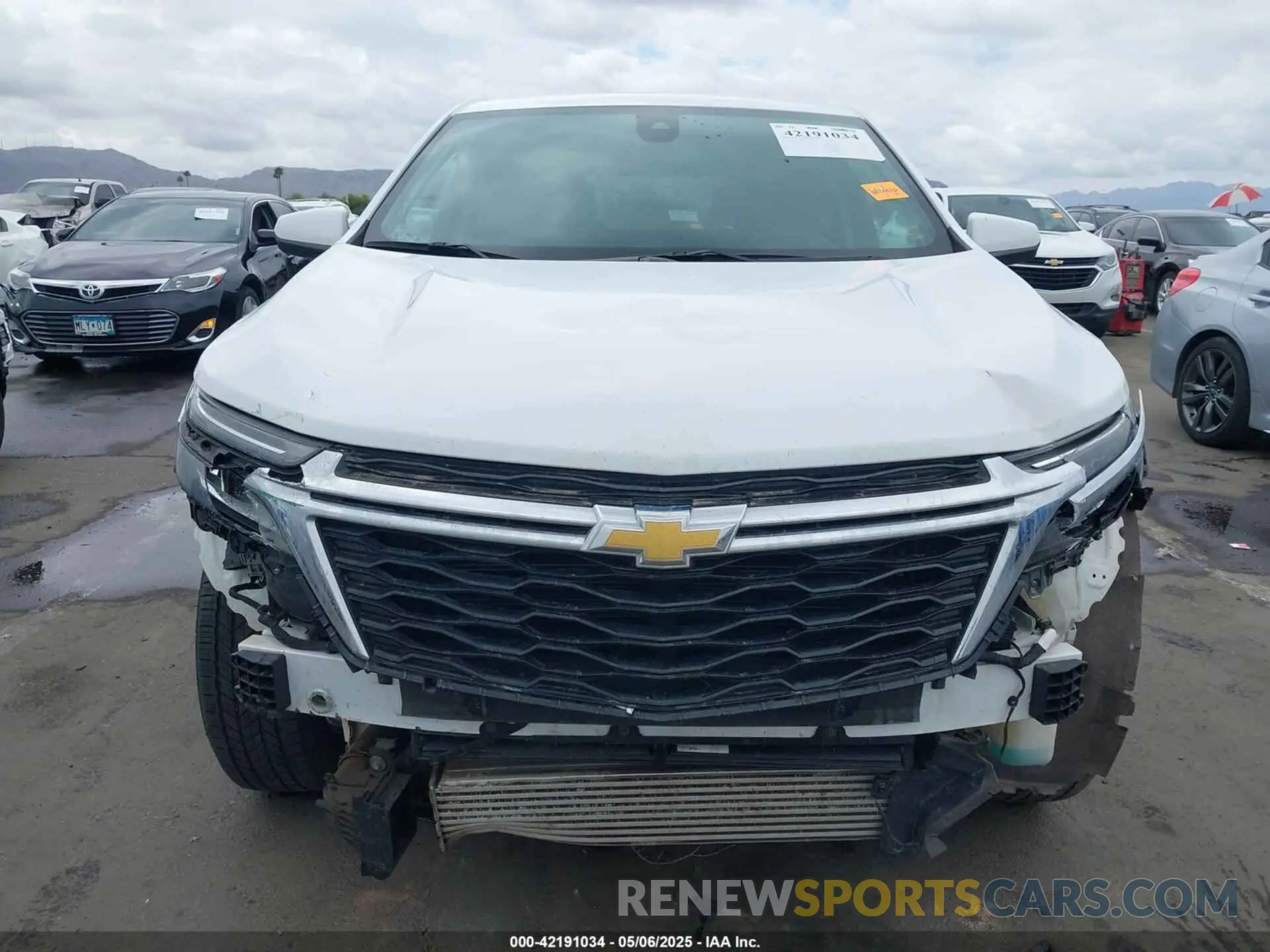 12 Photograph of a damaged car 3GNAXUEV5NL306236 CHEVROLET EQUINOX 2022